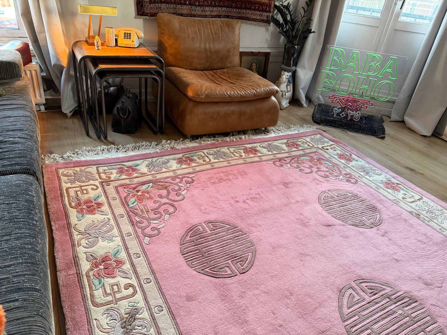 Vintage Art Deco tapijt in warm roze – 330 × 215 cm