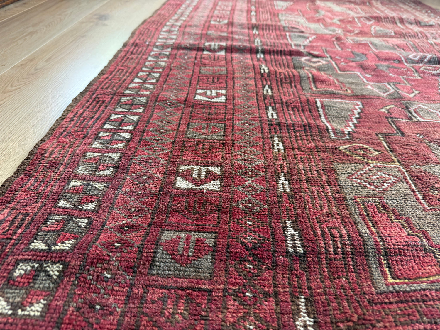 Tapete vintage Baluch – lã nó à mão, c. 1950–1970 (197 × 110 cm)