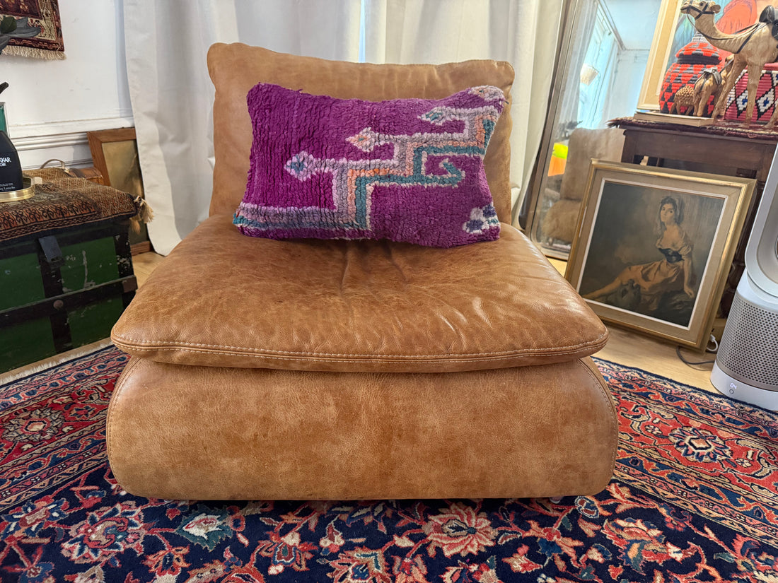 Handgemaakt kussen van een vintage Marokkaans tapijt – ca. 60 × 40 cm