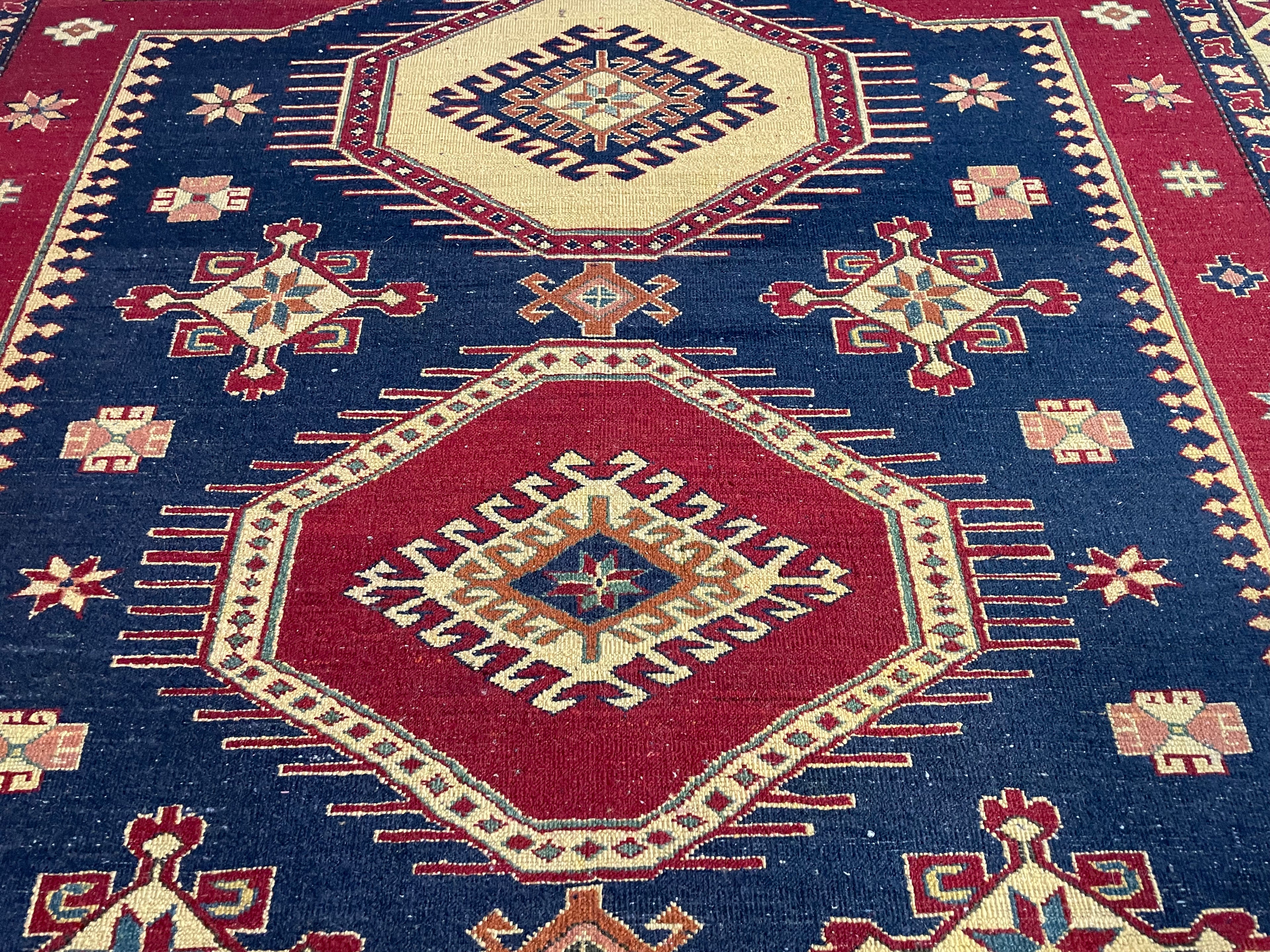 Handgeknoopt Kazak-stijl tapijt – ca. 255 × 200 cm
