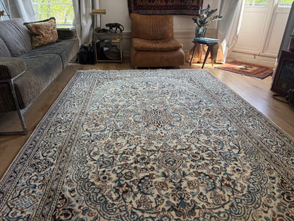 Hand-knotted vintage Nain rug – 300 × 201 cm