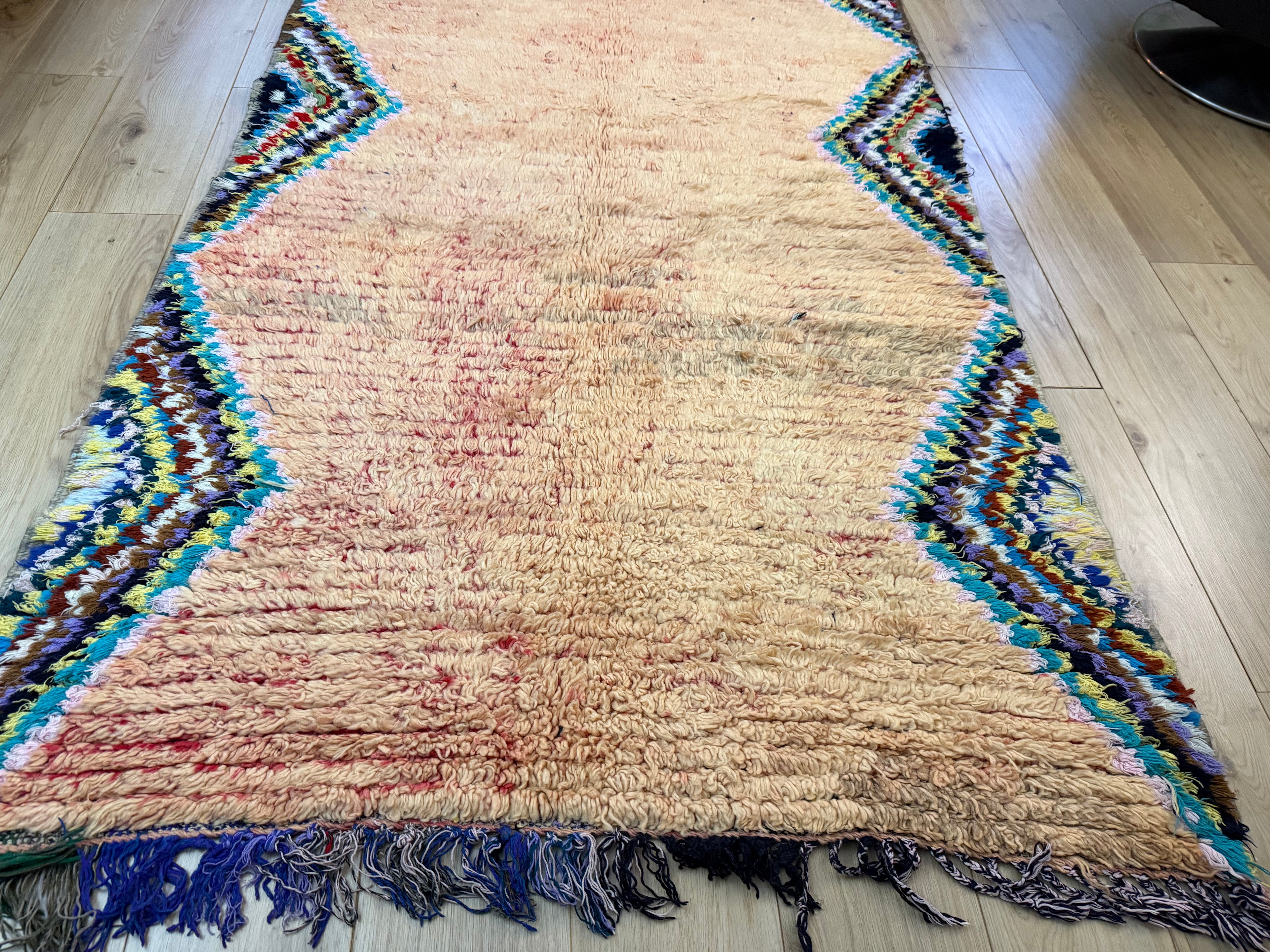 Vintage handgeknoopt Marokkaans tapijt – 370 × 204 cm