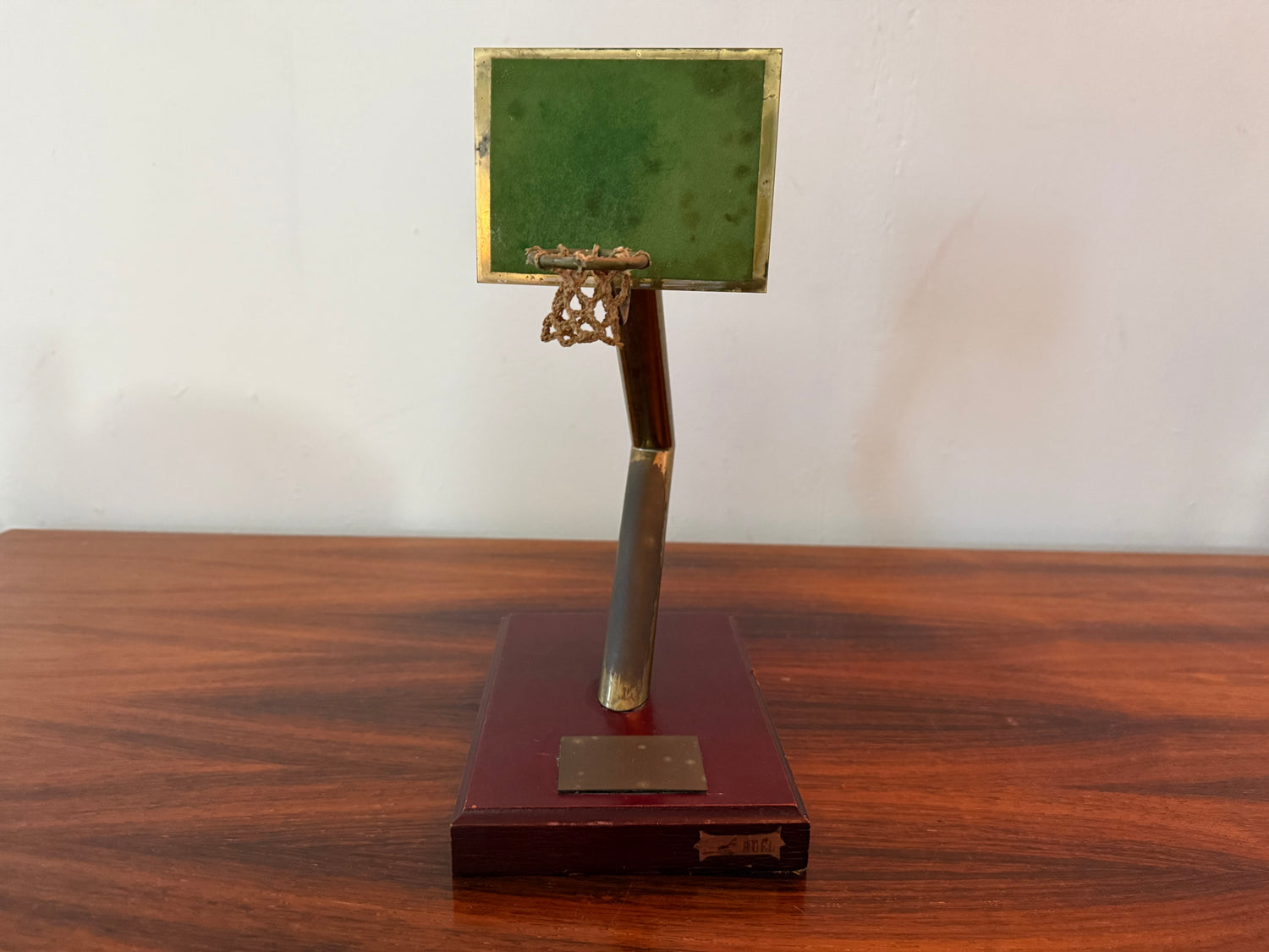 Troféu vintage de basquetebol – objeto escultórico de 1987