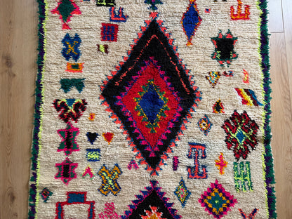Tapis marocain vintage Azilal – 290 × 126 cm