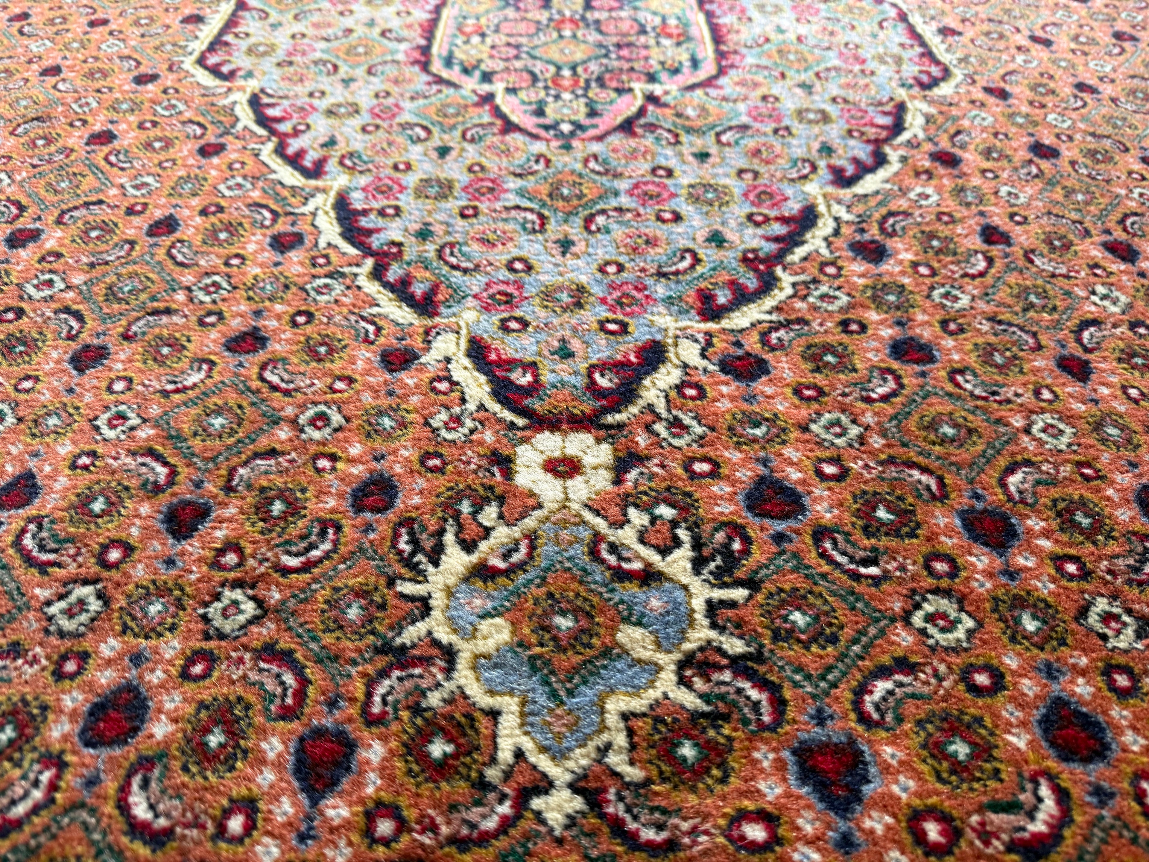 Tapete vintage nó à mão – estilo Bidjar – 310 × 200 cm – padrão Mahi