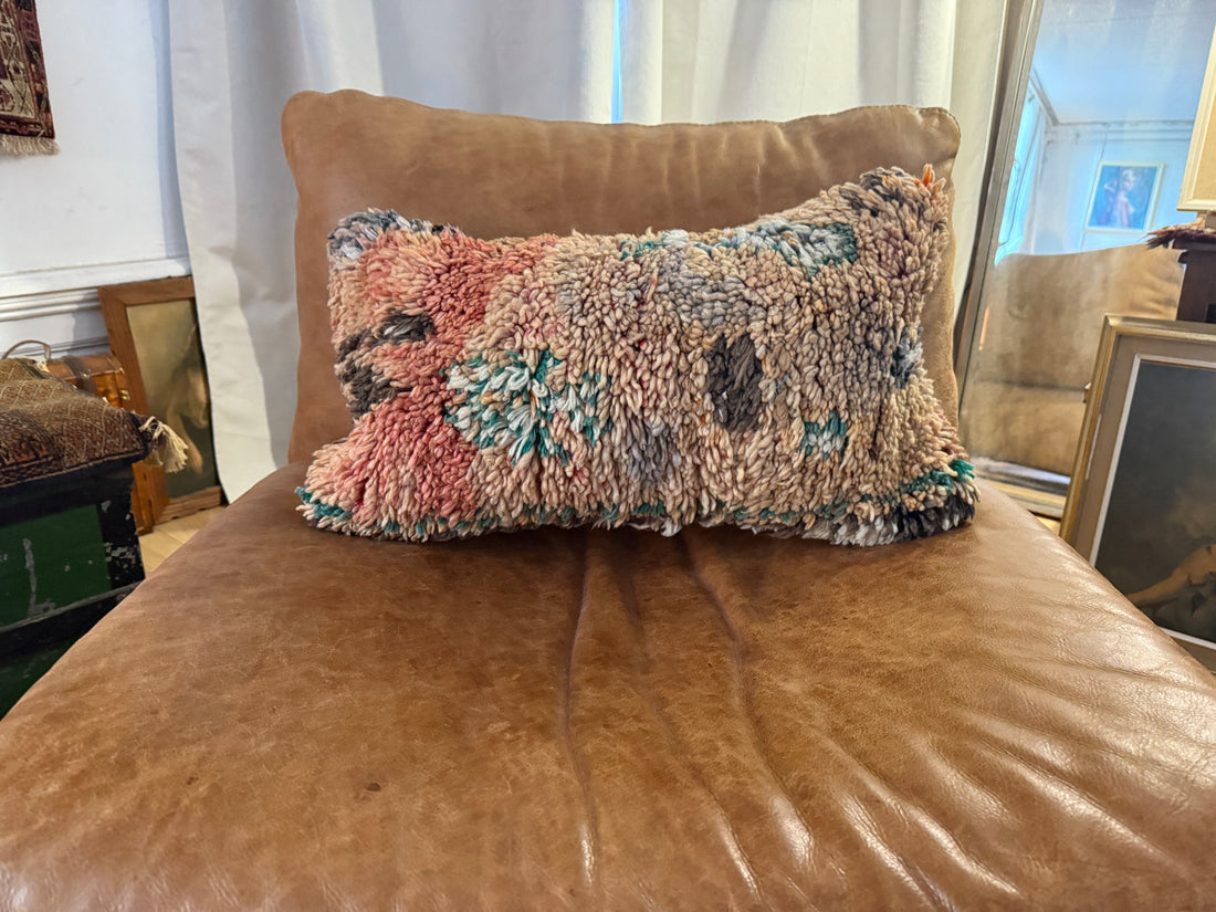 Handgemaakt kussen van een Vintage Marokkaans tapijt– ca 50 × 40 cm
