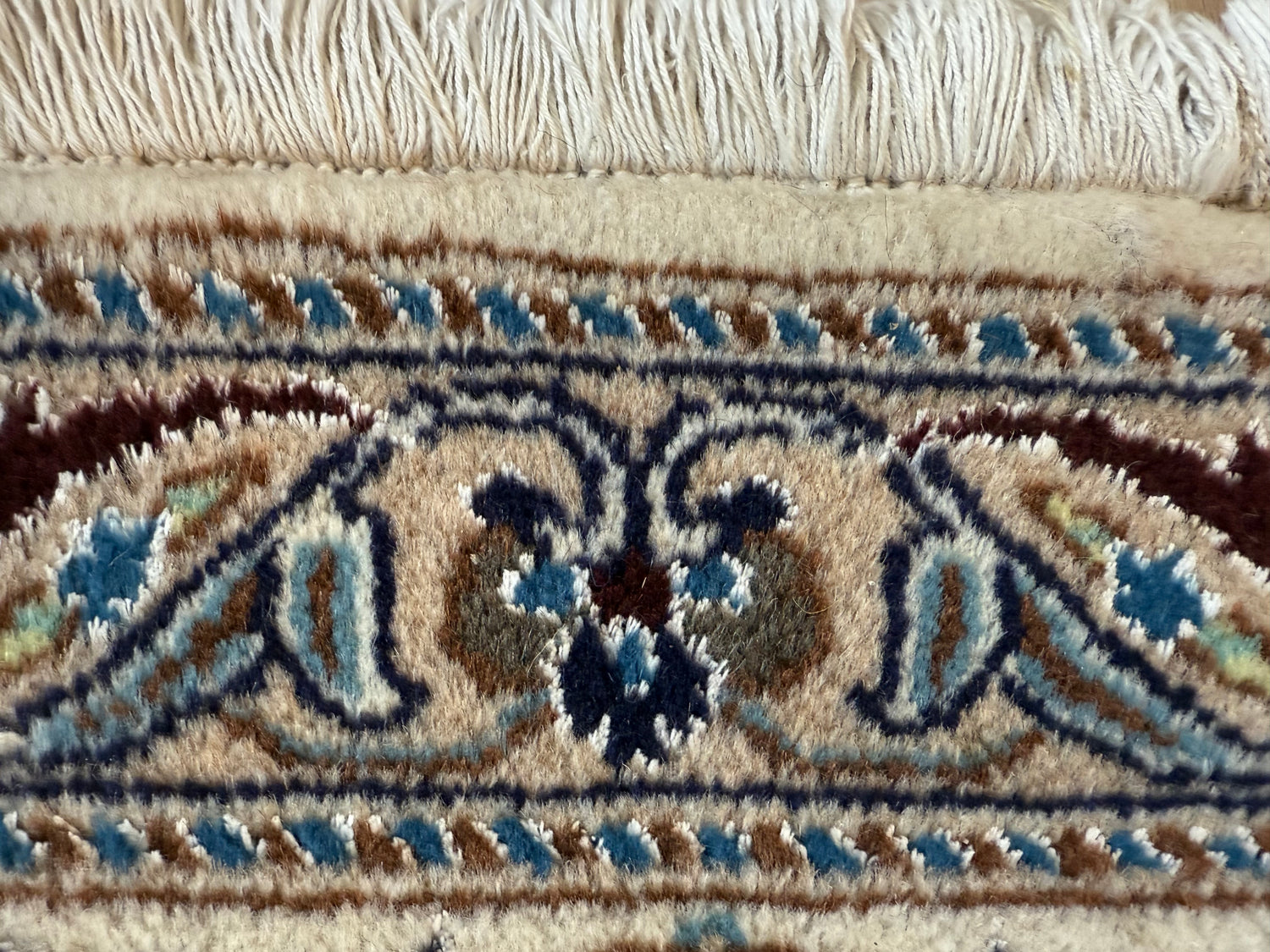 Hand-knotted vintage oriental Nain rug – approx. 245 × 345 cm