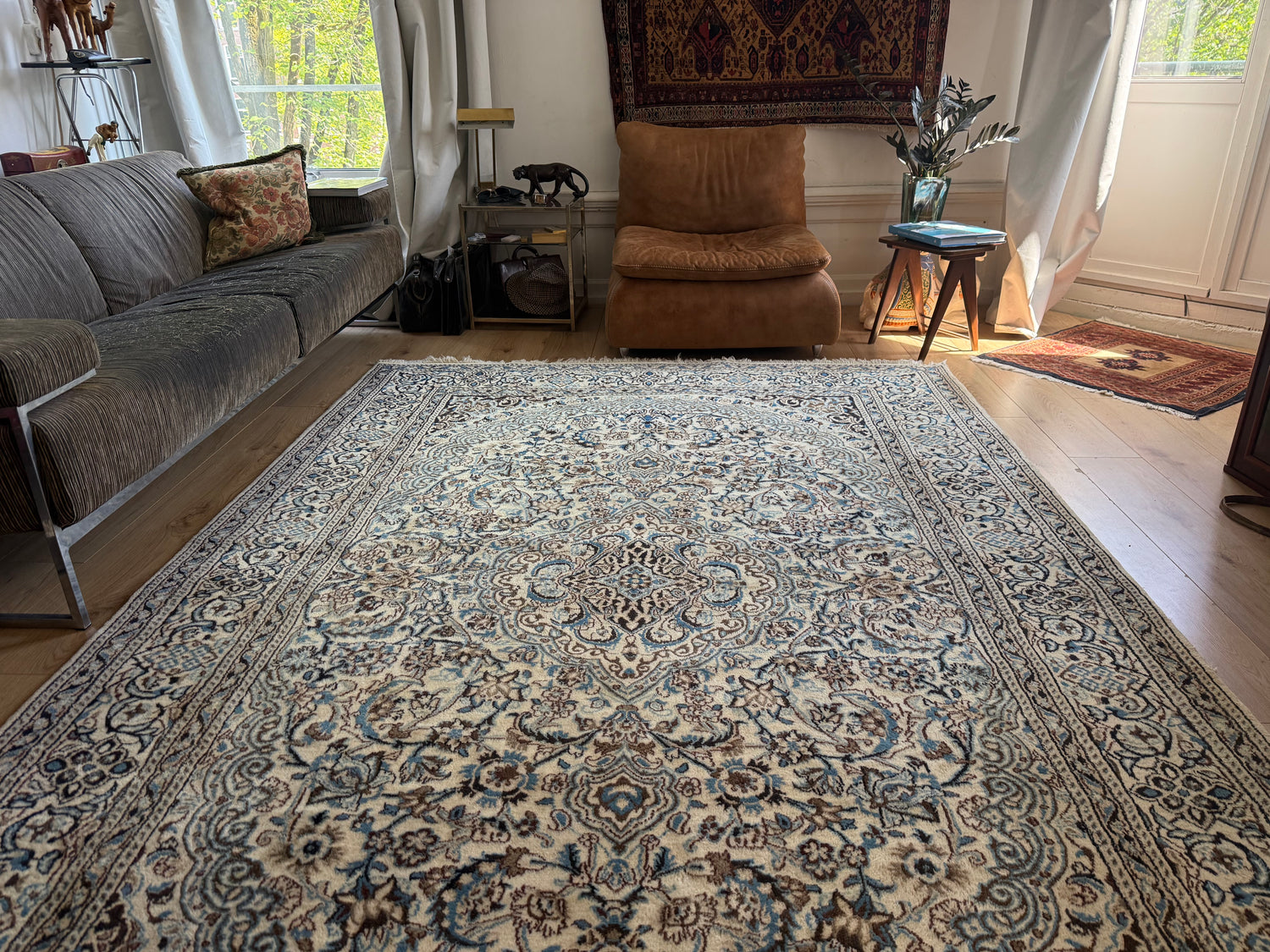 Hand-knotted vintage Nain rug – 300 × 201 cm