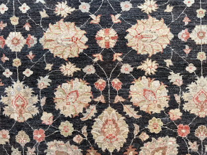 Handgeknoopt Ziegler tapijt, rustig, verfijnd en tijdloos. Ca. 308 × 249 cm