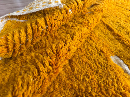 Grande tapete marroquino de pelo alto em laranja açafrão – 312 × 241 cm