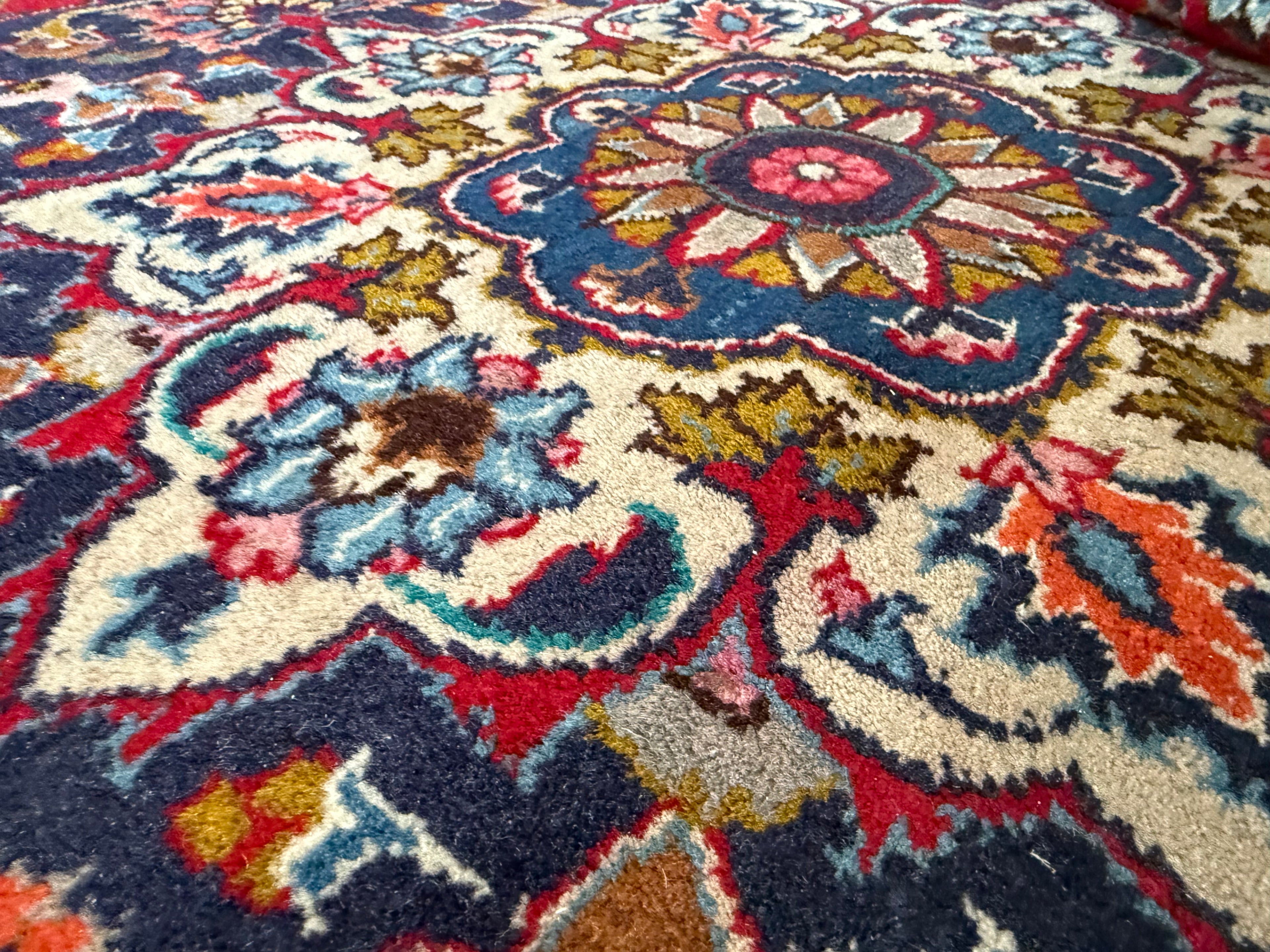 Großer Vintage-Perser-Medaillonteppich – 300 × 290 cm