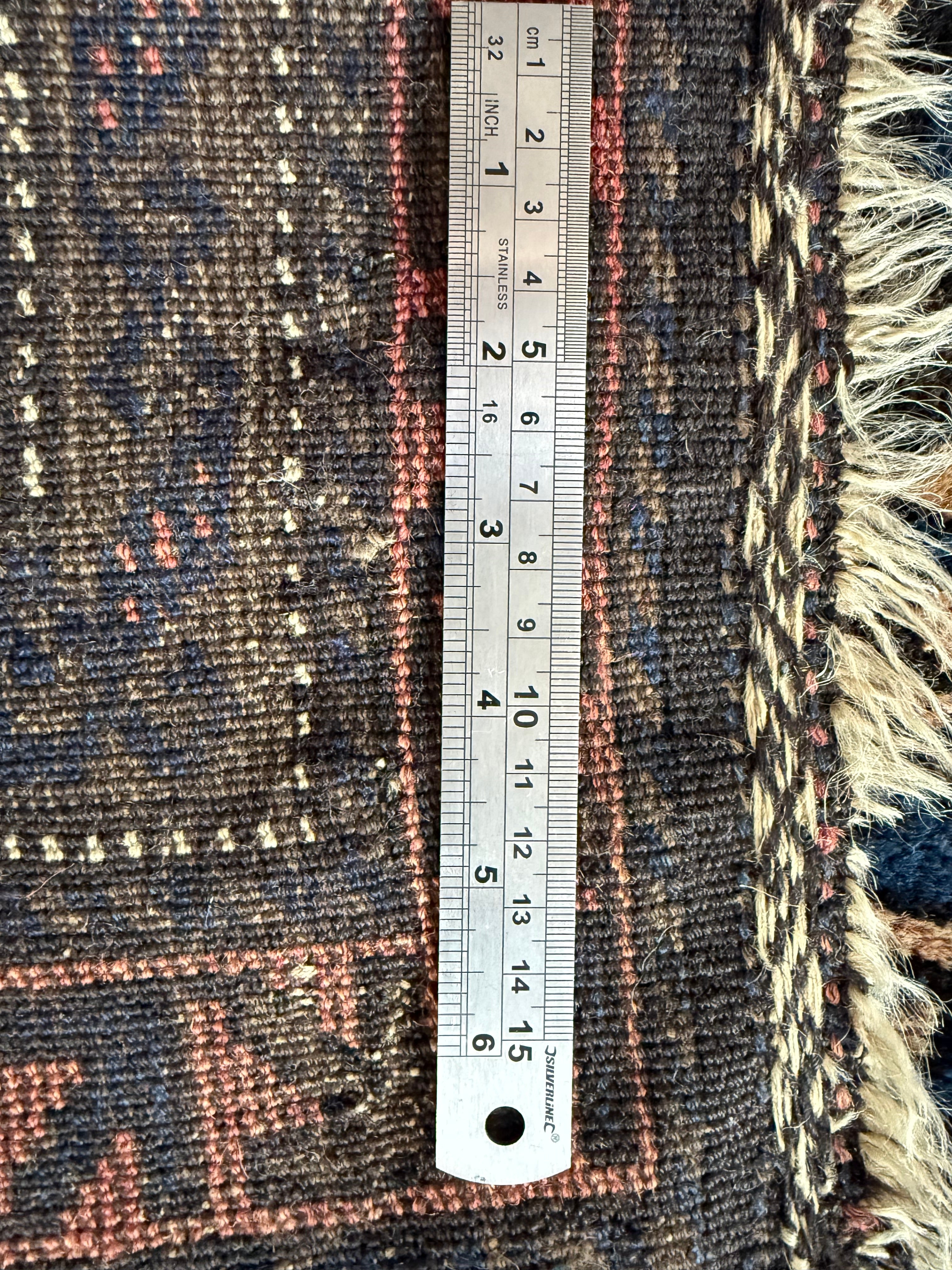 Klein Kaukasisch tapijt – ca. 68 × 63 cm. Zuidelijke Kaukasus, ca. 1900–1930