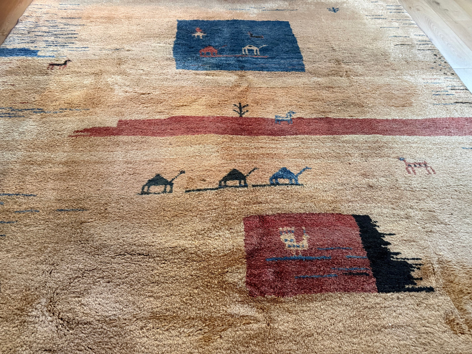 Hand-knotted wool carpet with nomadic pattern – 283 × 215 cm