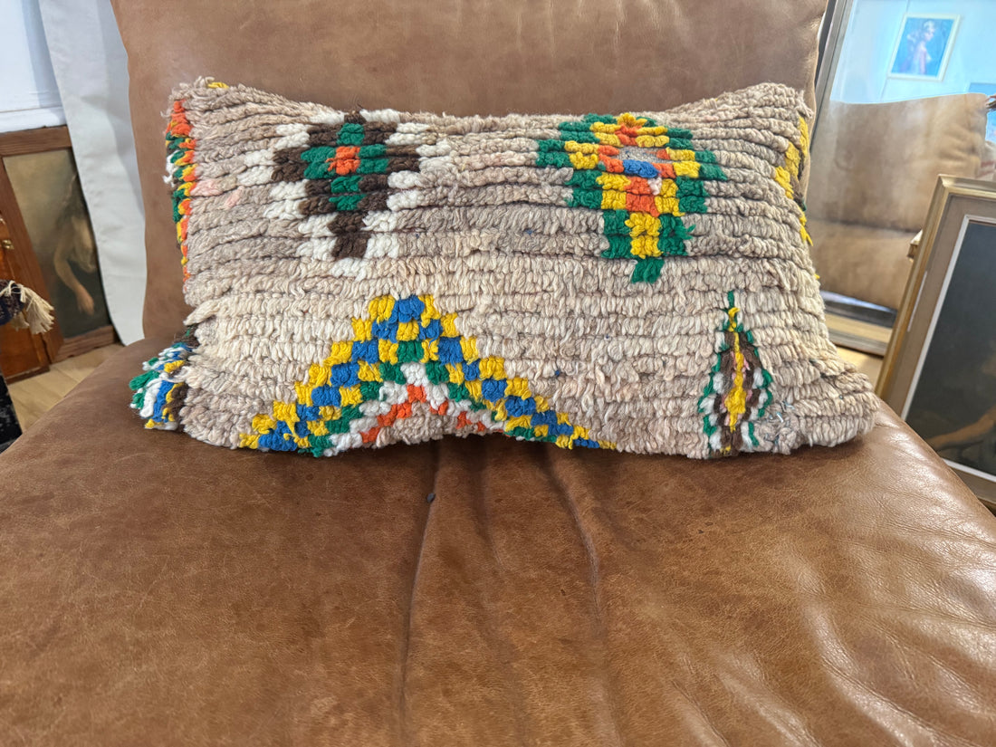 Handgemaakt kussen van een vintage Marokkaans tapijt – ca. 50 × 40 cm