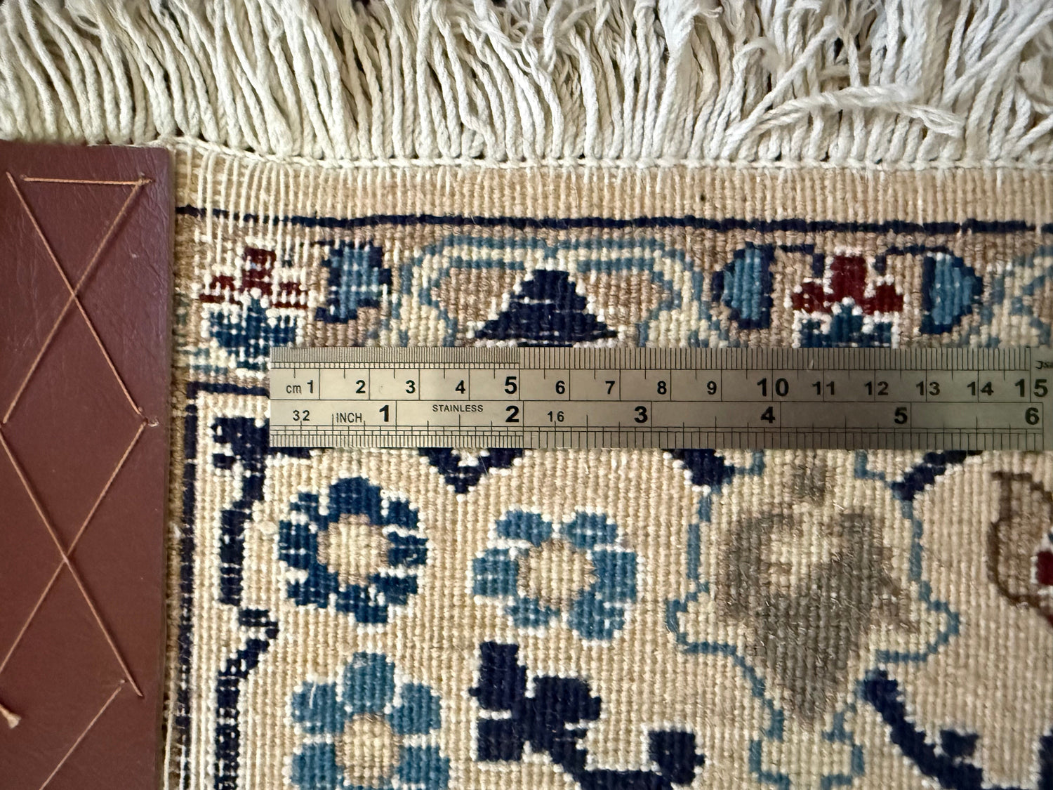 Tapete vintage feito à mão em estilo Nain – 208 × 117 cm