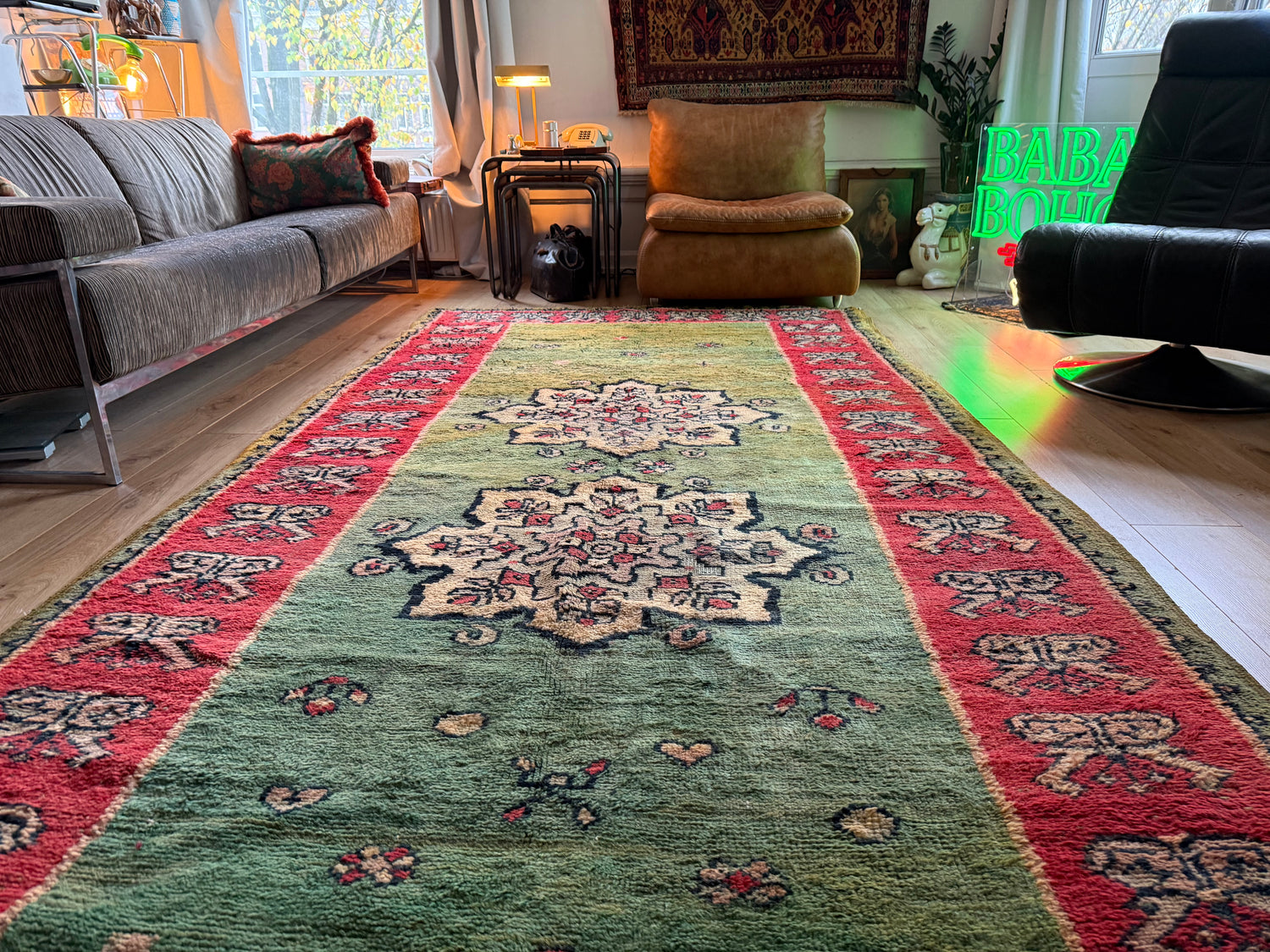 Vintage Marokkaans tapijt met zeldzaam groen veld – handgeknoopt wol (362 × 172 cm)