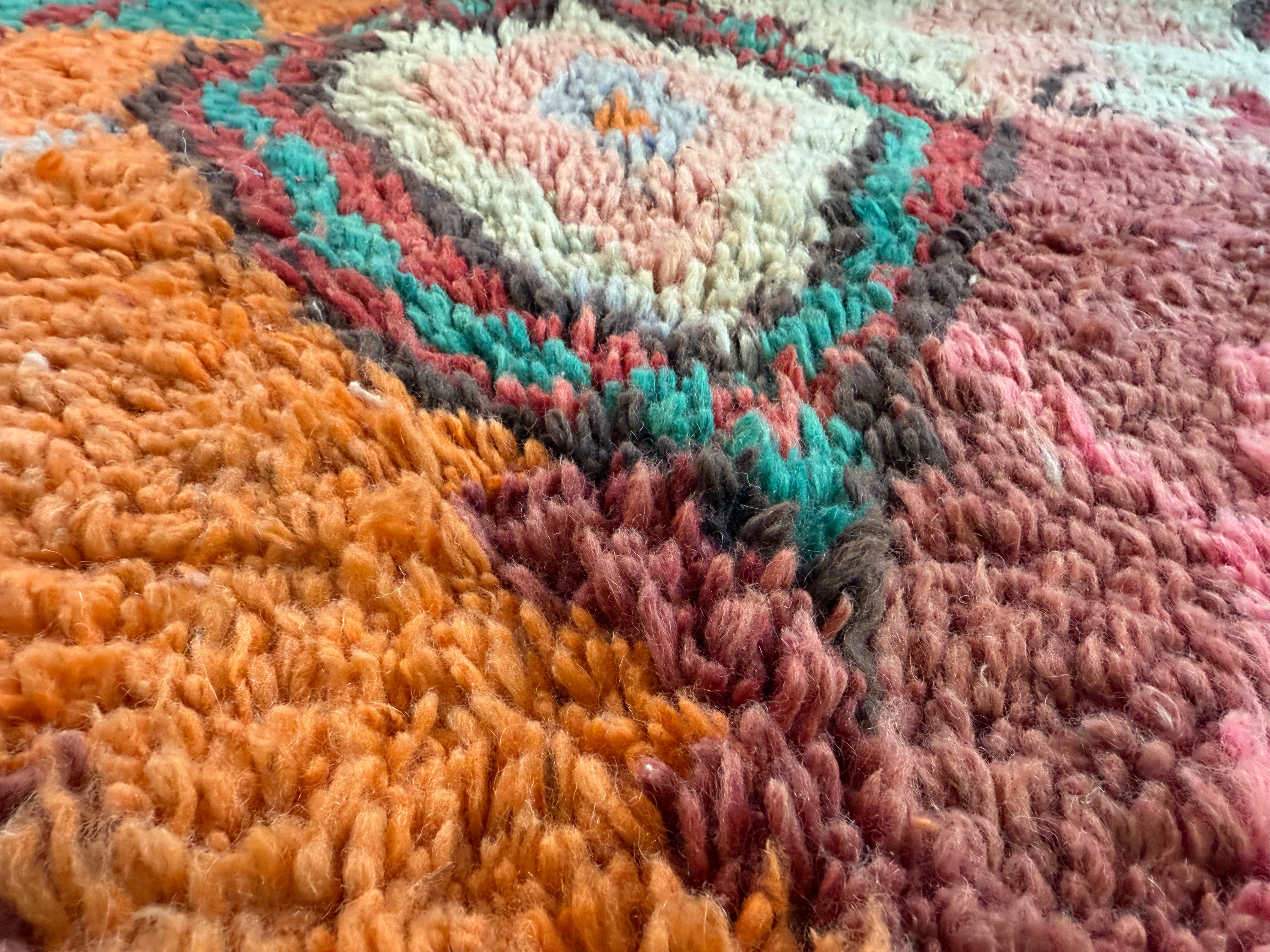 Kleurrijk handgeknoopt Marokkaans tapijt – 282 × 172 cm – boho vintage