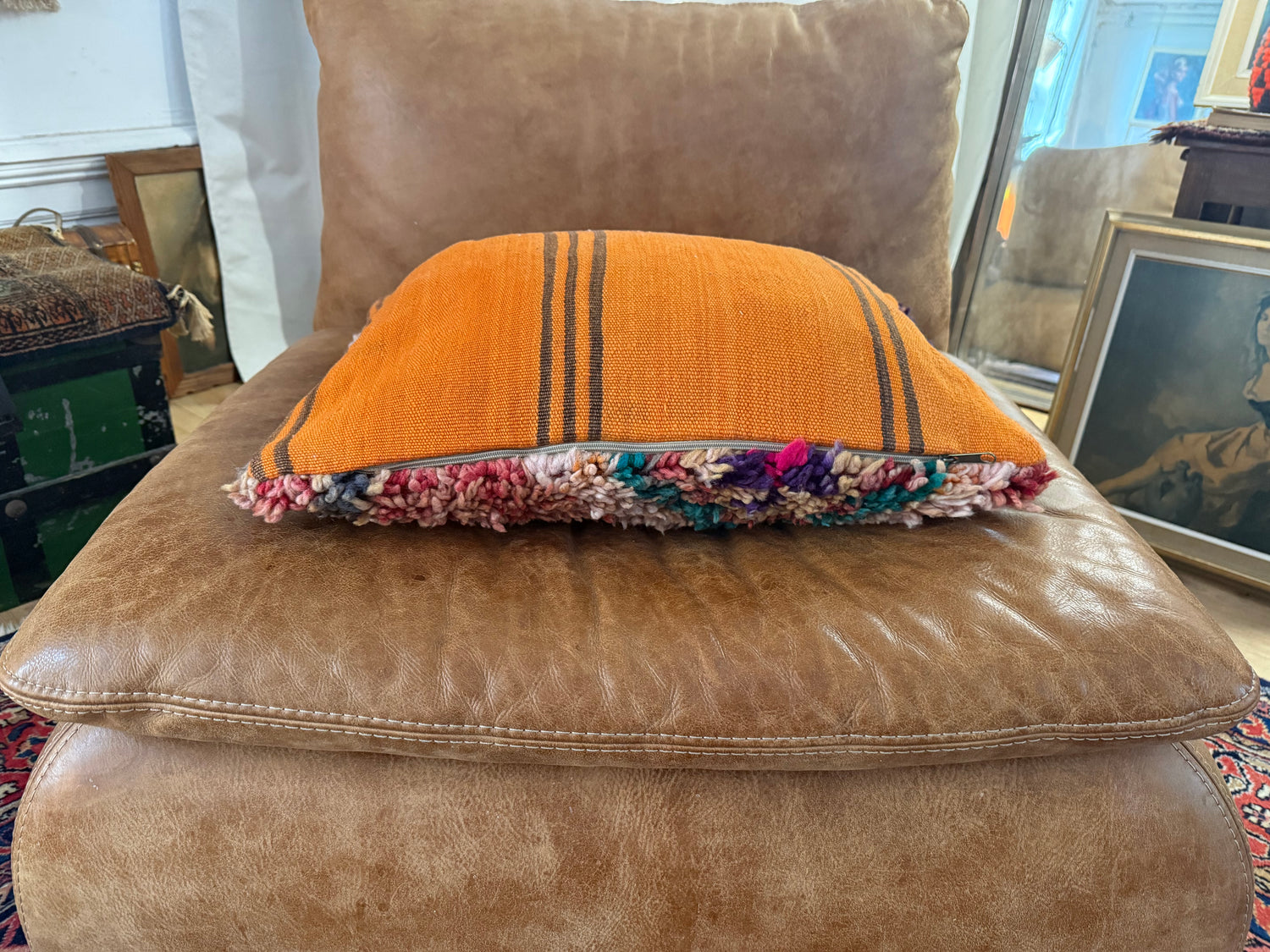 Handgemaakt kussen van een vintage Marokkaans tapijt – ca.60 × 40 cm