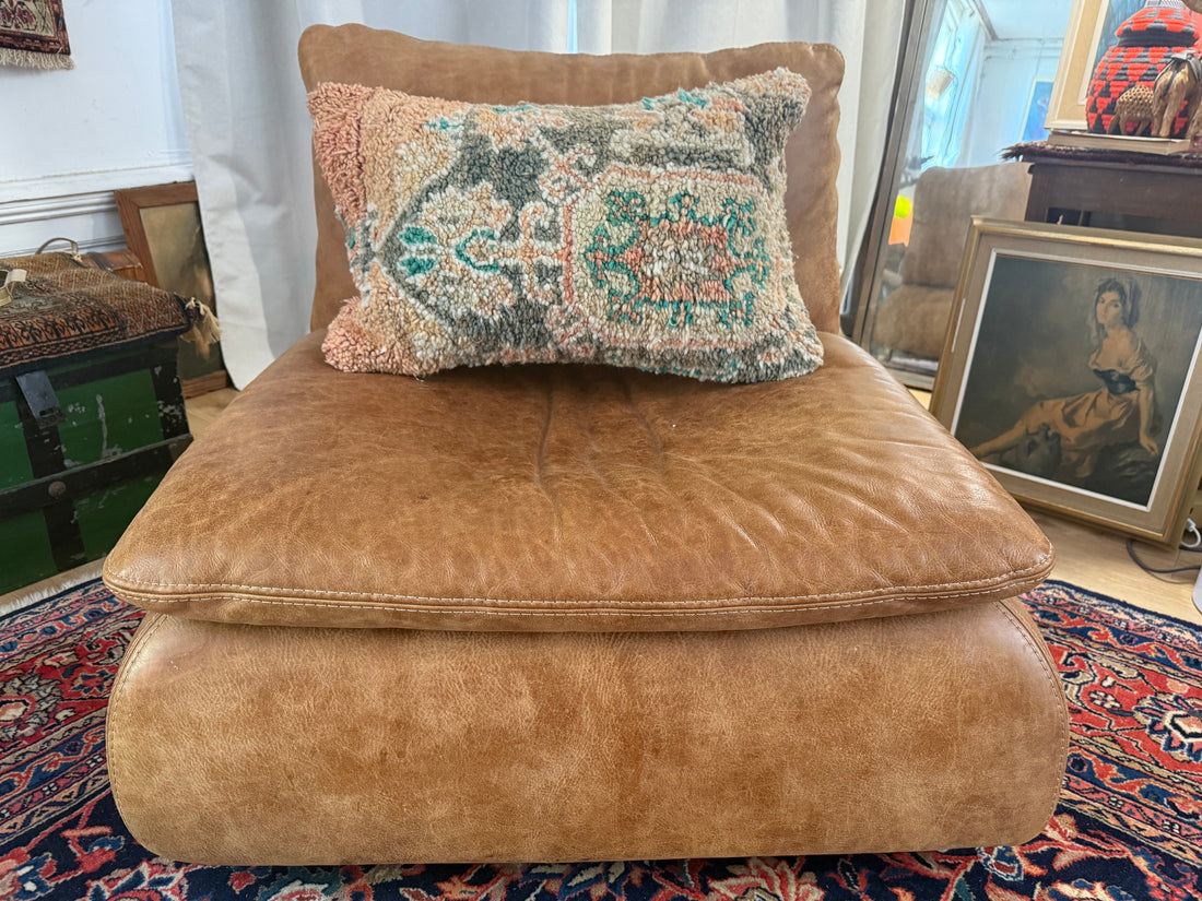 Handgemaakt kussen van een vintage Marokkaans tapijt – ca. 60 × 40 cm