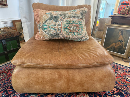 Handgemaakt kussen van een vintage Marokkaans tapijt – ca. 60 × 40 cm