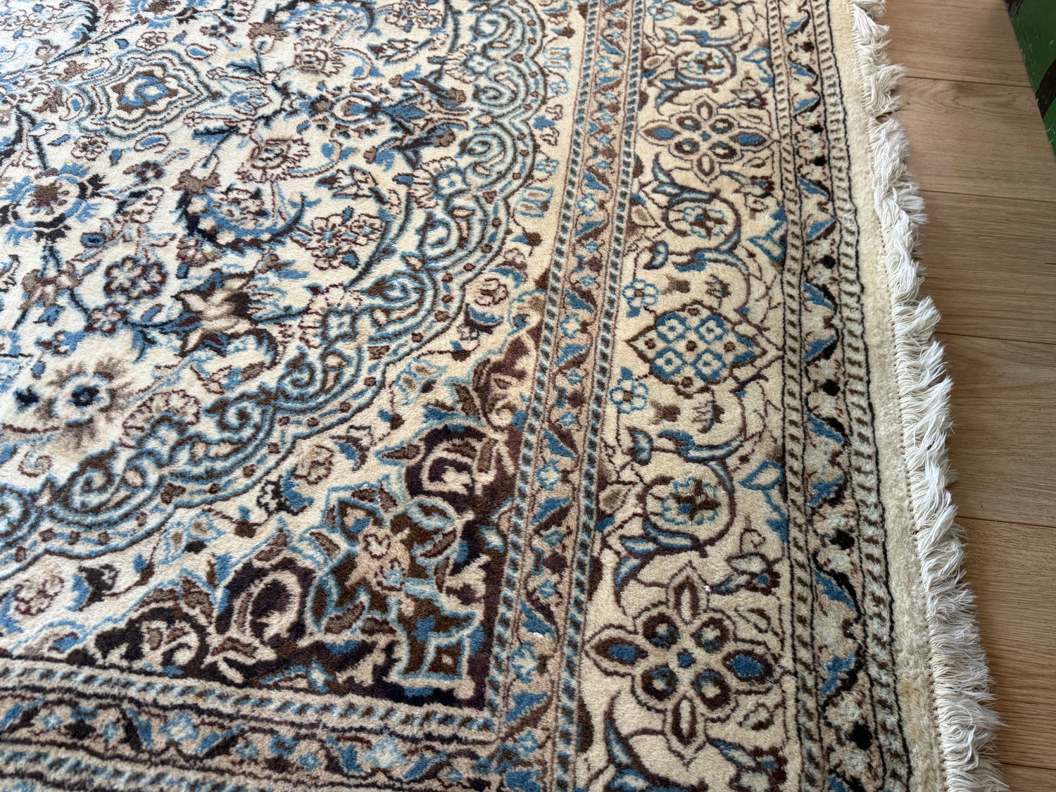Hand-knotted vintage Nain rug – 300 × 201 cm