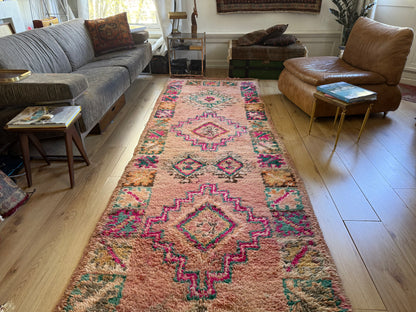 Vintage Moroccan runner in soft pink wool – 416 × 115 cm