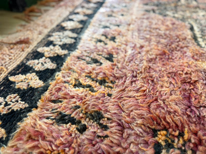 Vintage Moroccan Berber Rug in Salmon Pink Wool – 275 × 210 cm