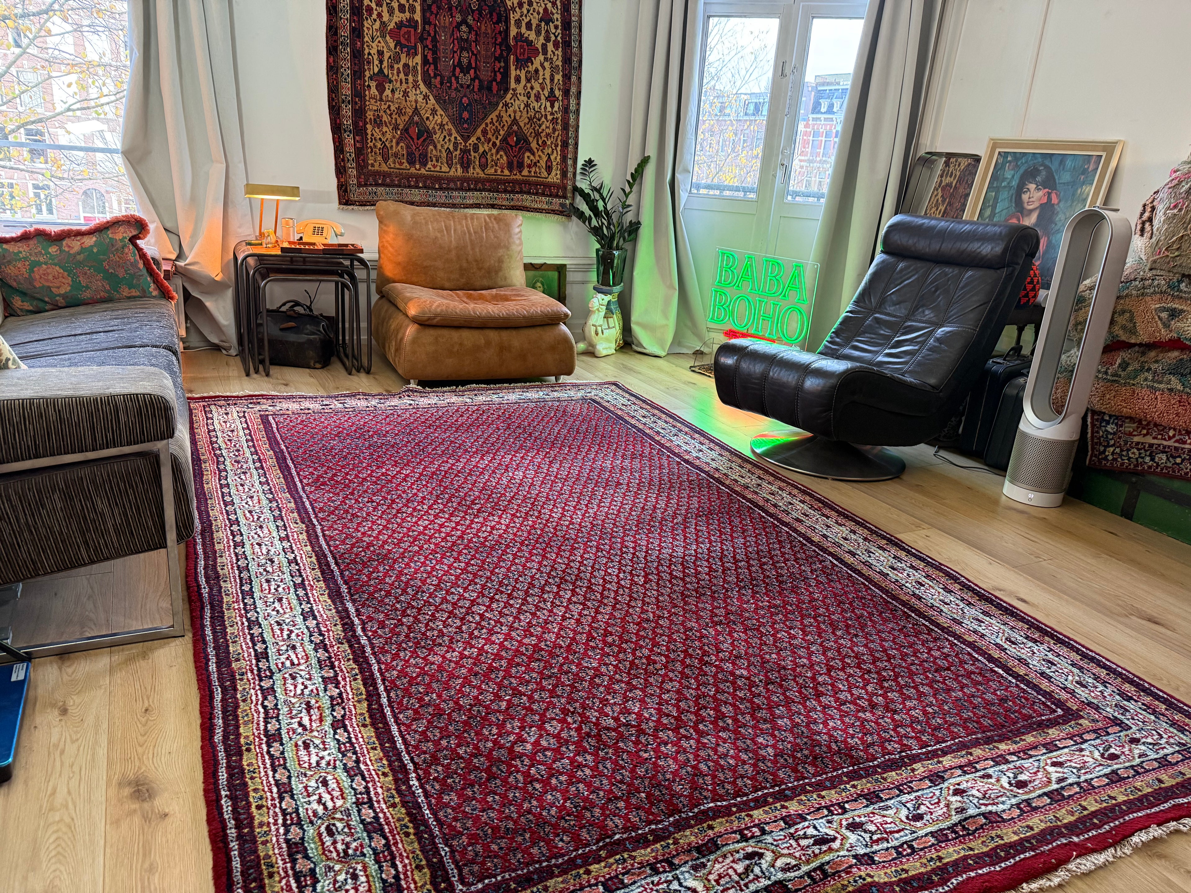 Dieprood handgeknoopt tapijt met boteh-motief – ca. 296 × 197 cm