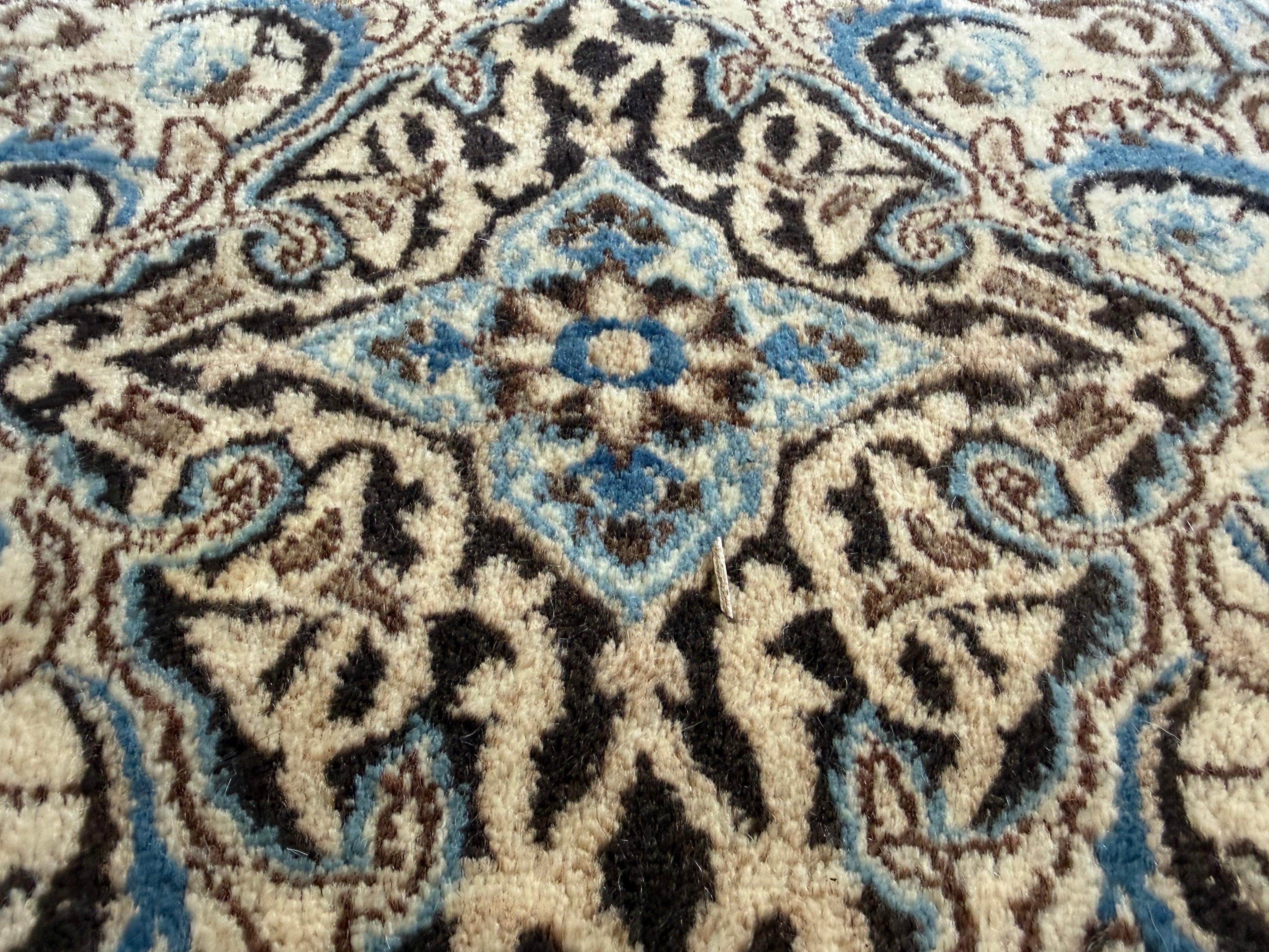 Hand-knotted vintage Nain rug – 300 × 201 cm