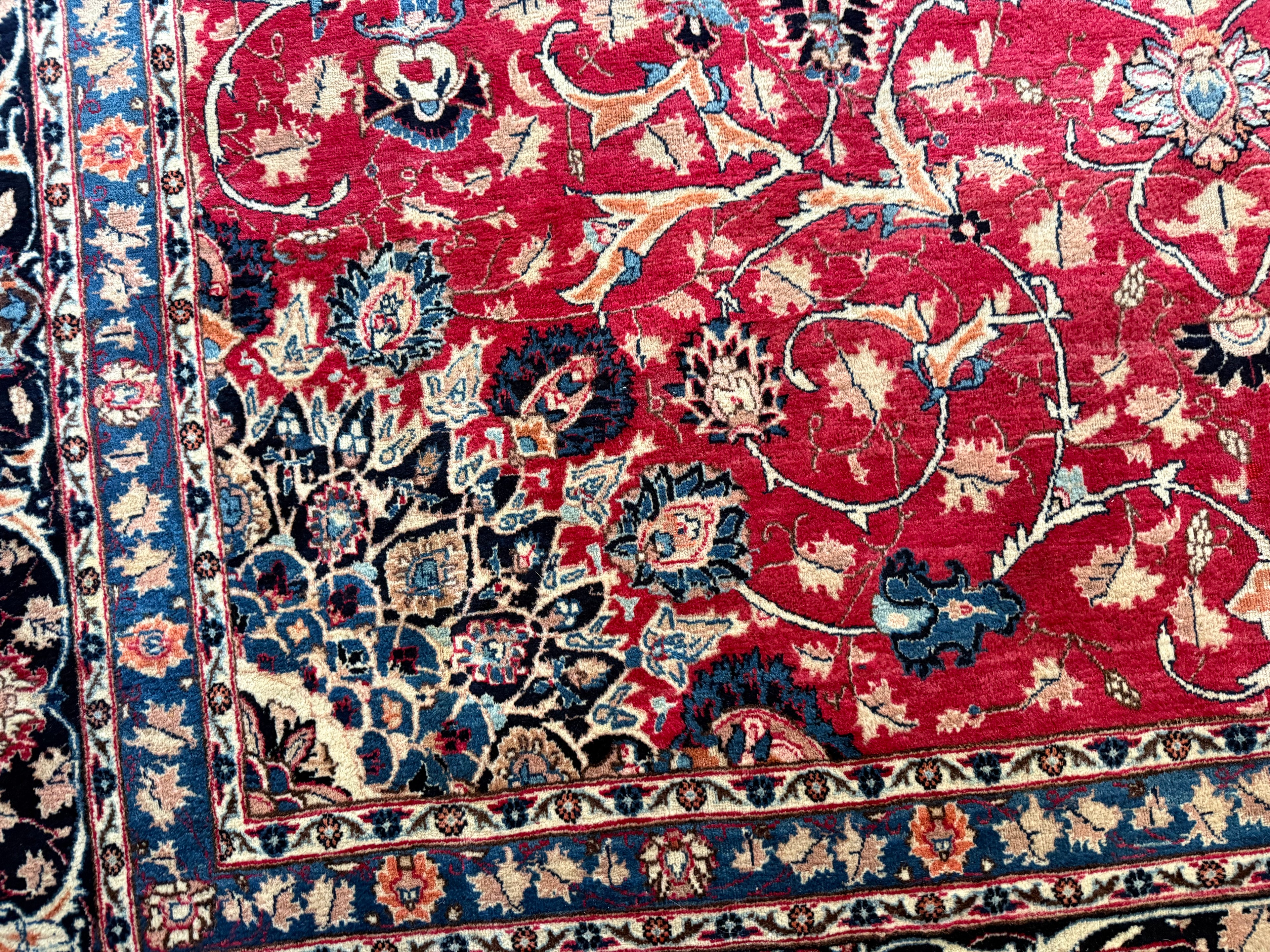 Groot handgeknoopt vintage vloerkleed met medaillon – 400×302 cm