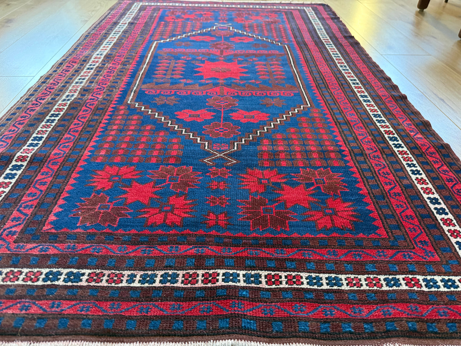 Hand-knotted tribal vintage carpet – Baluch – Indigo &amp; star medallion – ca. 1920–1935 size: 177 × 108 cm