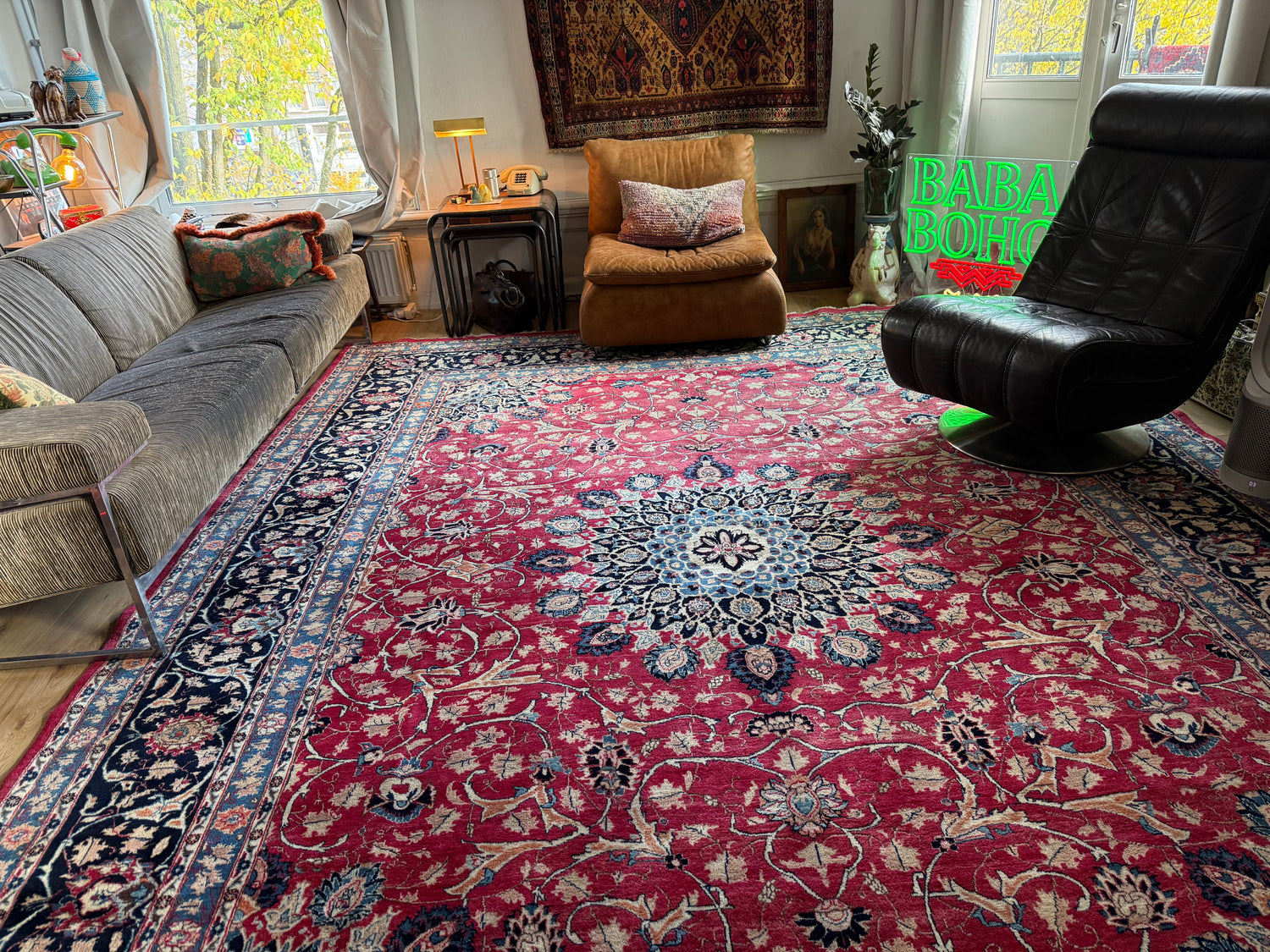 Groot handgeknoopt vintage vloerkleed met medaillon – 400×302 cm