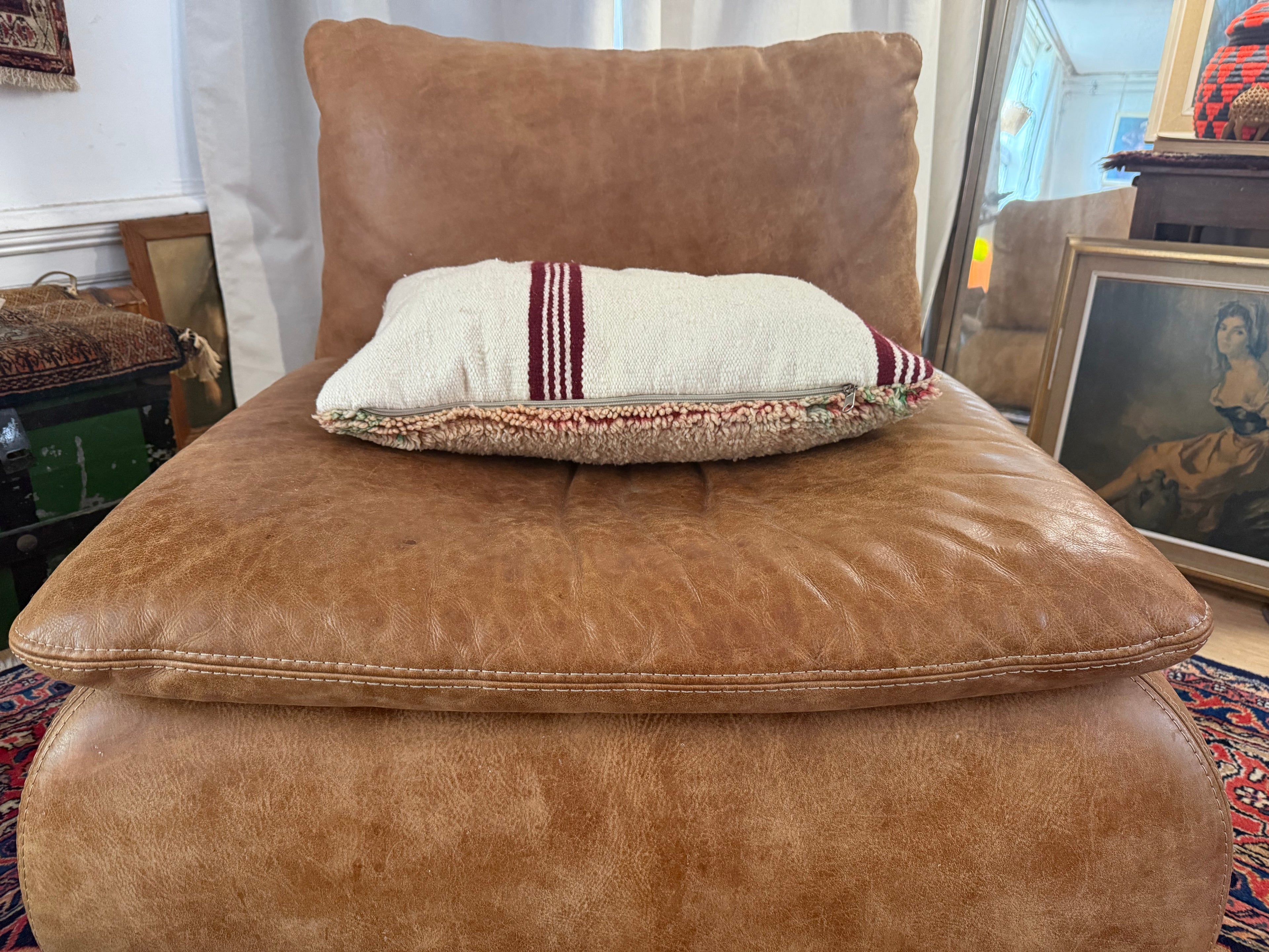 Handgemaakt kussen van een vintage Marokkaans tapijt – ca. 60 × 40 cm