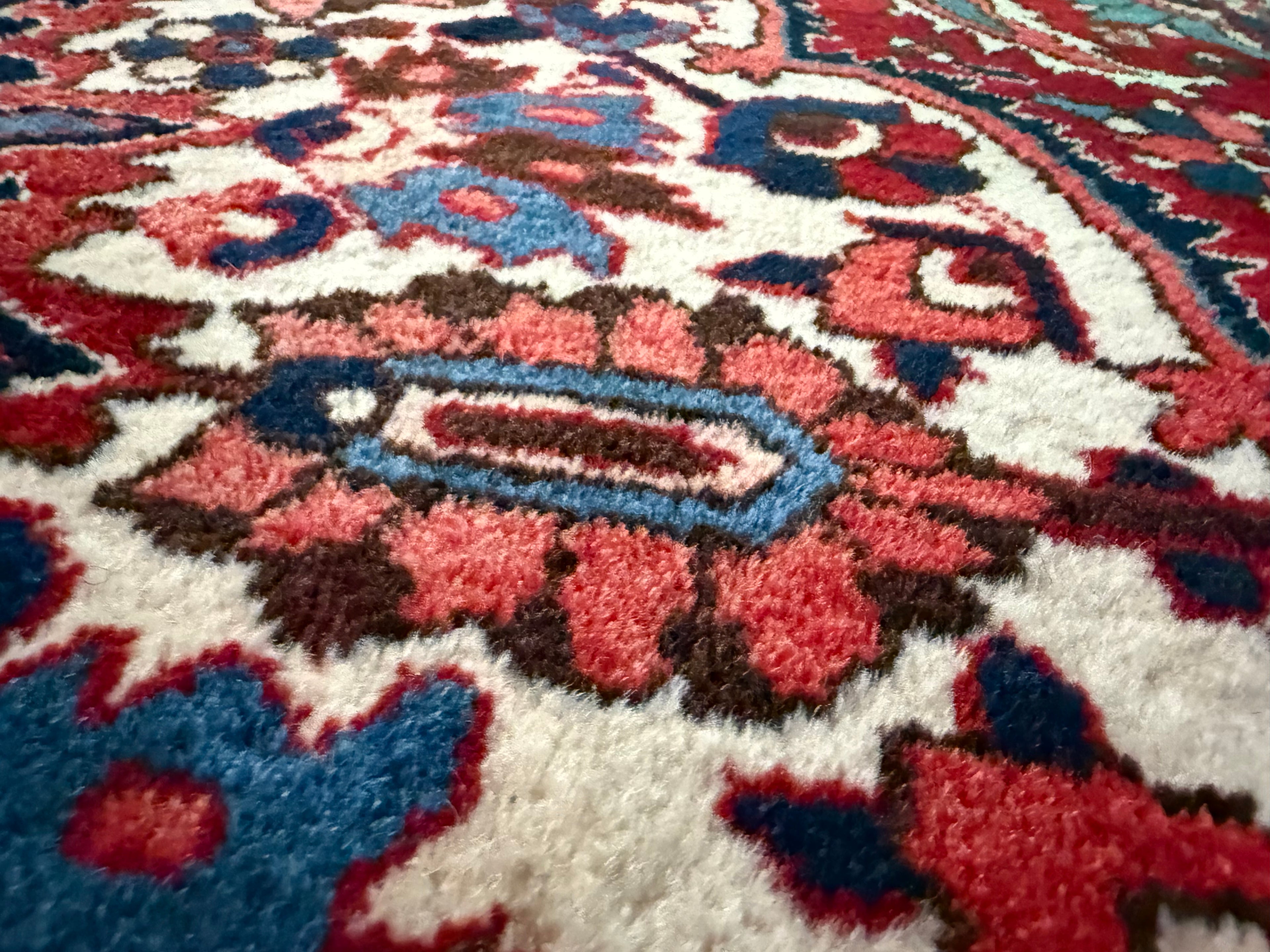 Vintage handgeknoopt tapijt 320 × 220 cm – klassiek rood met ivoor en donkerblauw