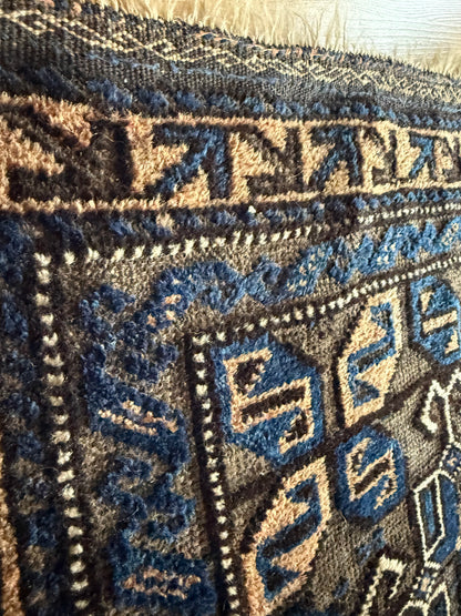 Klein Kaukasisch tapijt – ca. 68 × 63 cm. Zuidelijke Kaukasus, ca. 1900–1930