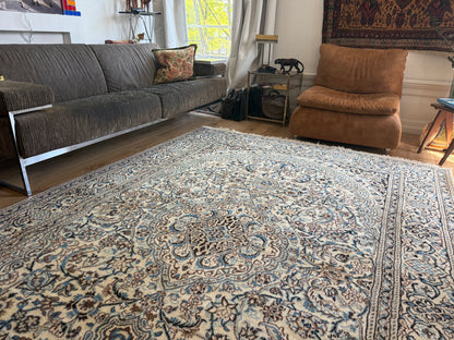 Hand-knotted vintage Nain rug – 300 × 201 cm