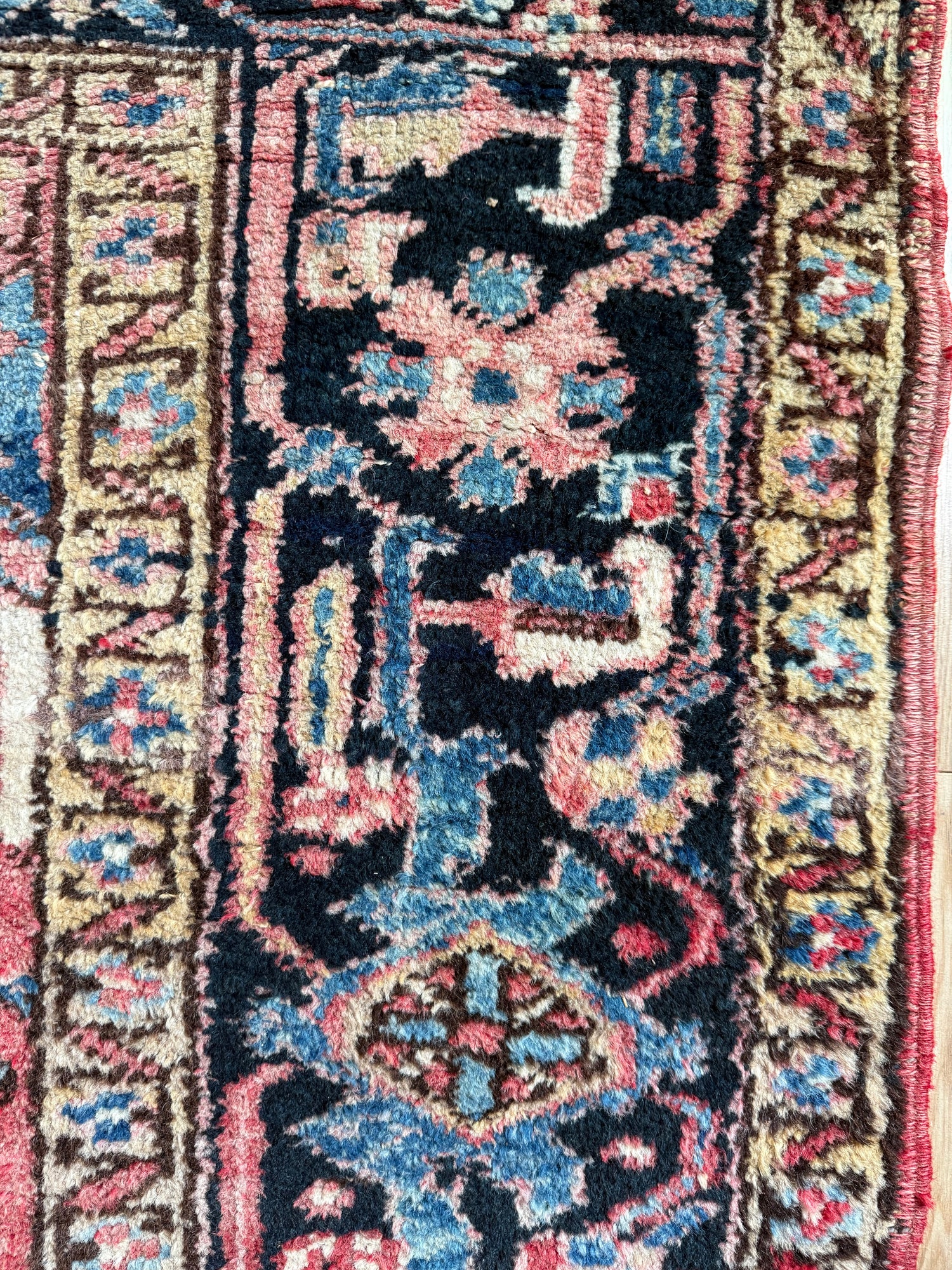 Vintage handgeknoopt tapijt in Heriz-stijl – ca. 290 × 212 cm gemaakt ca. 1940-1950