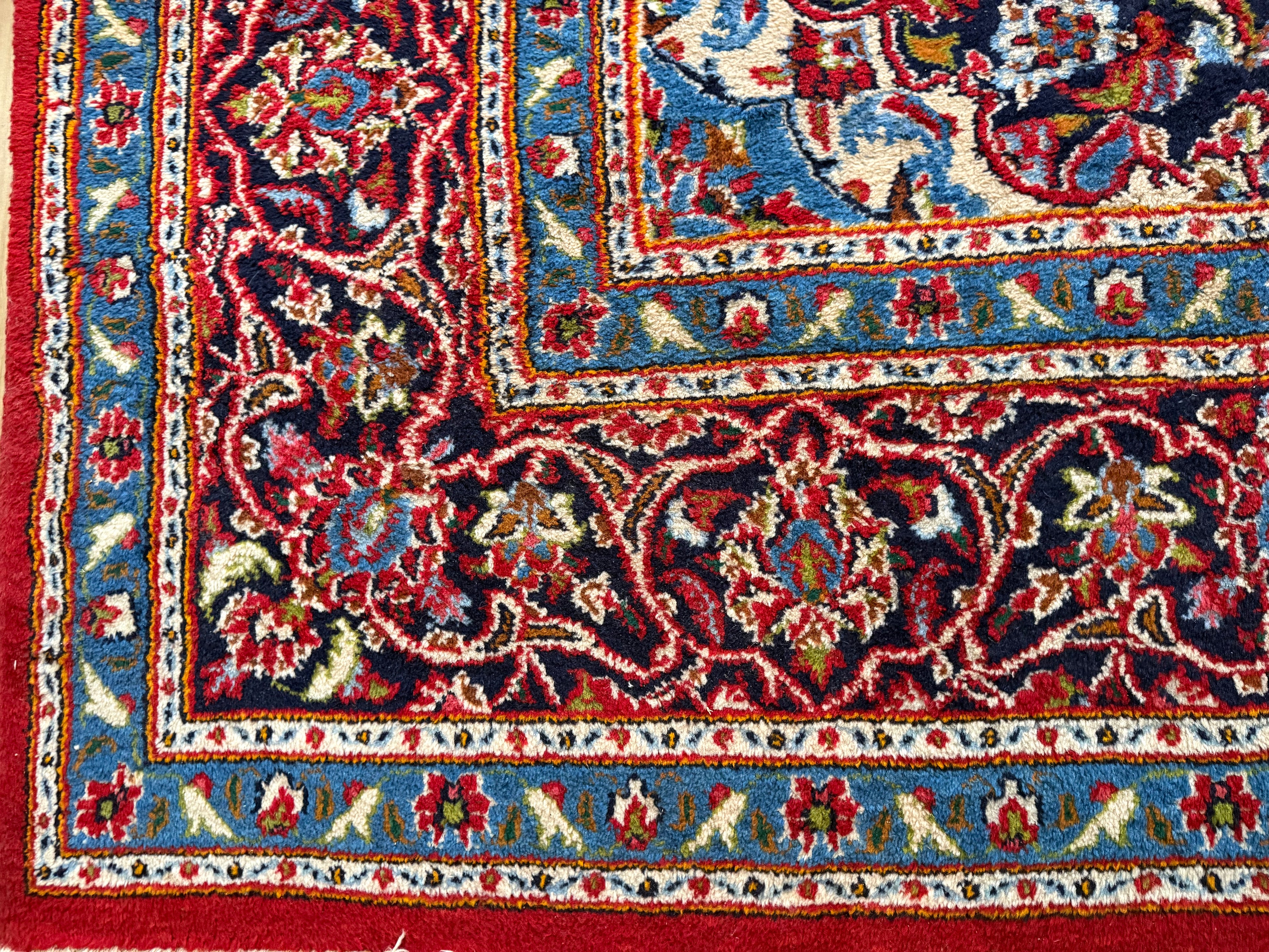 Hand-knotted classic medallion carpet – 295 × 200 cm