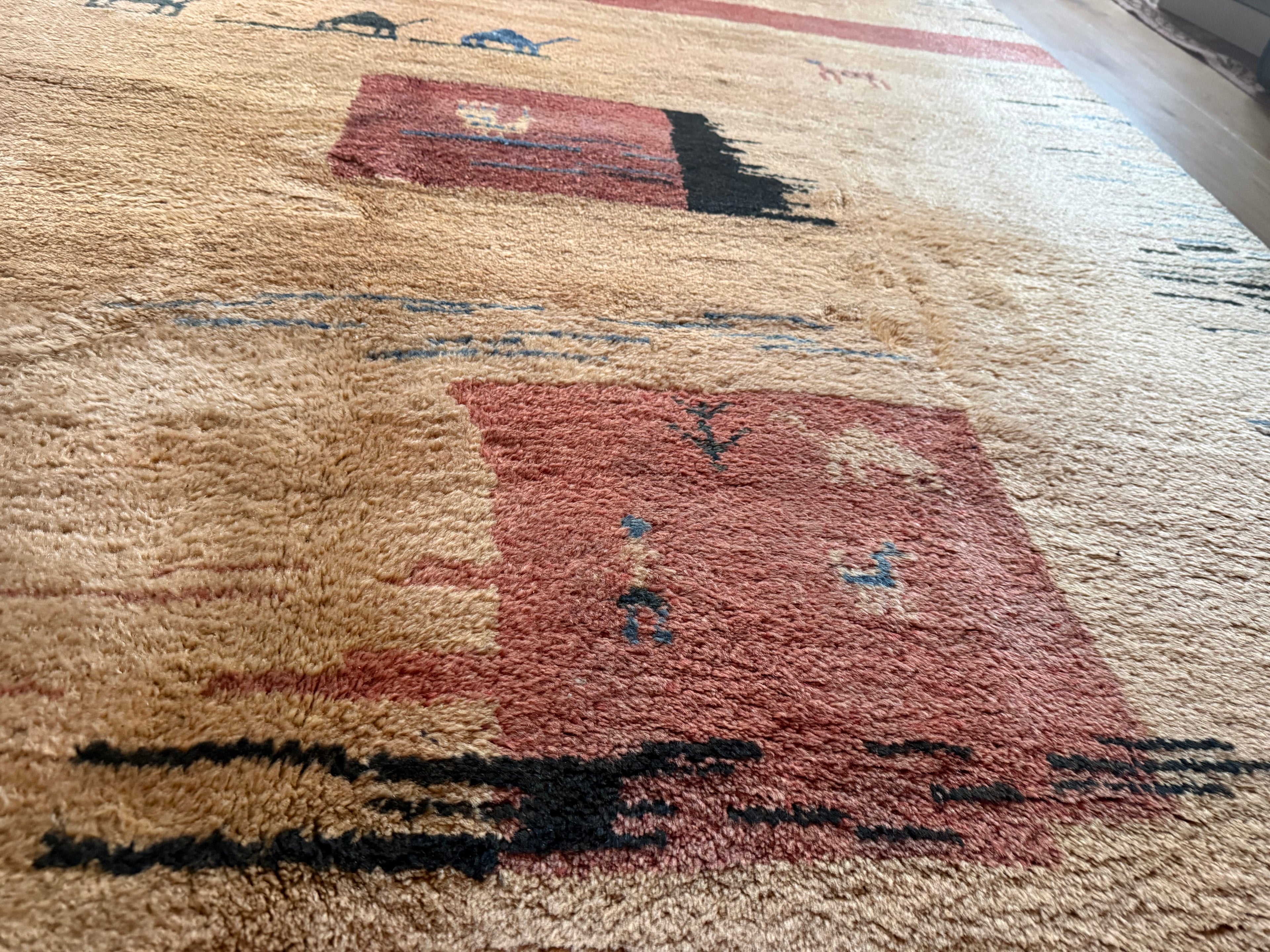 Hand-knotted wool carpet with nomadic pattern – 283 × 215 cm