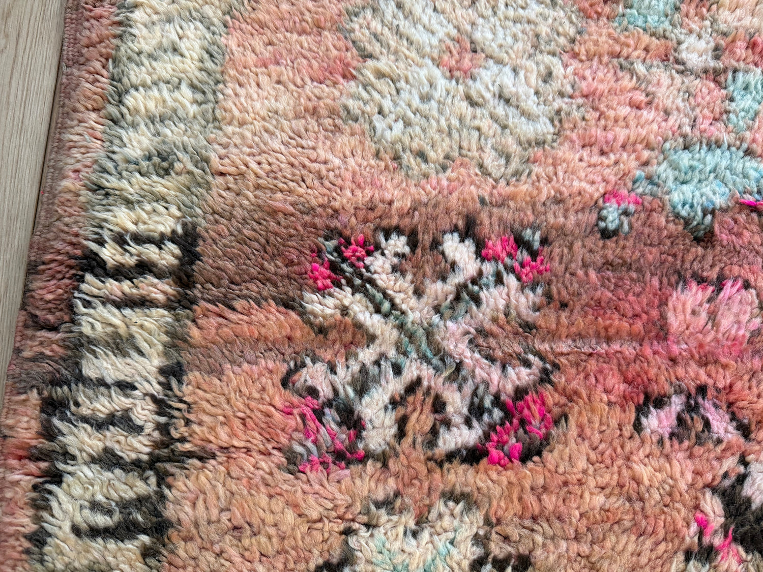 Vintage handgeknoopt tapijt – warm pastel &amp; roze – ca. 303 × 182 cm