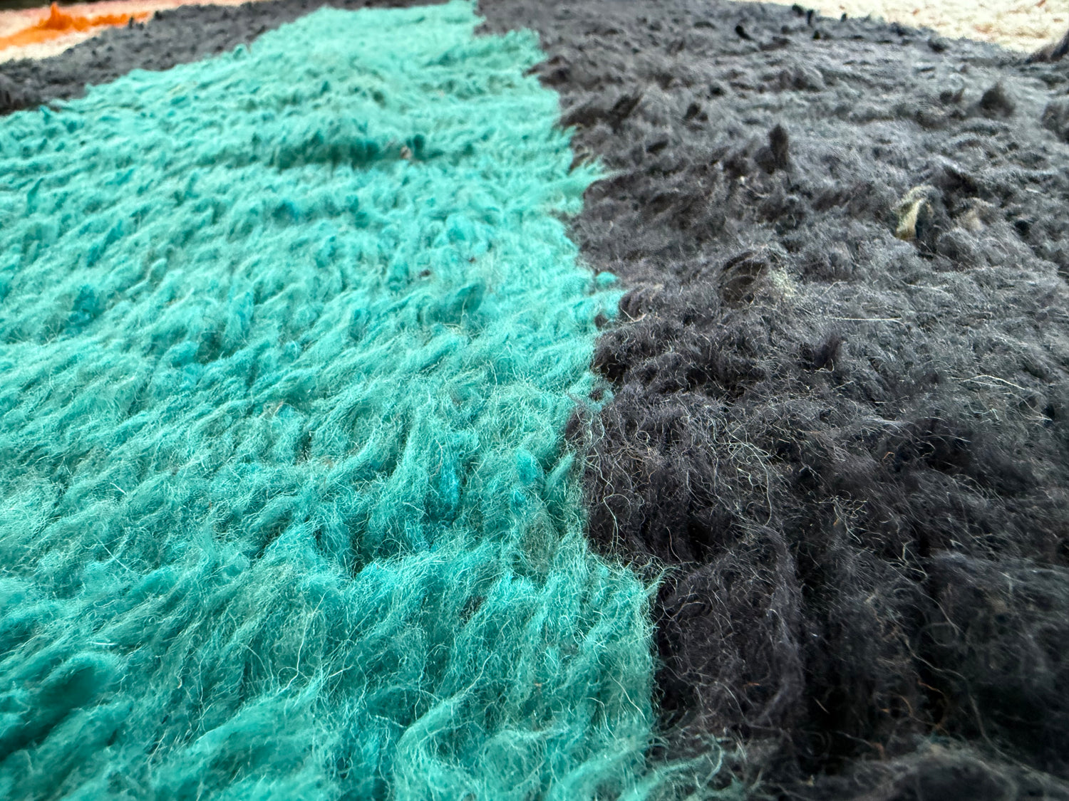 Tapete Vintage de Design Pós-Moderno – Feito à Mão no Marrocos – 320 × 201 cm