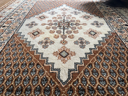 Handgeknoopt oosters tapijt – ca. 352 × 247 cm (lichten verkleuringen middenstuk)