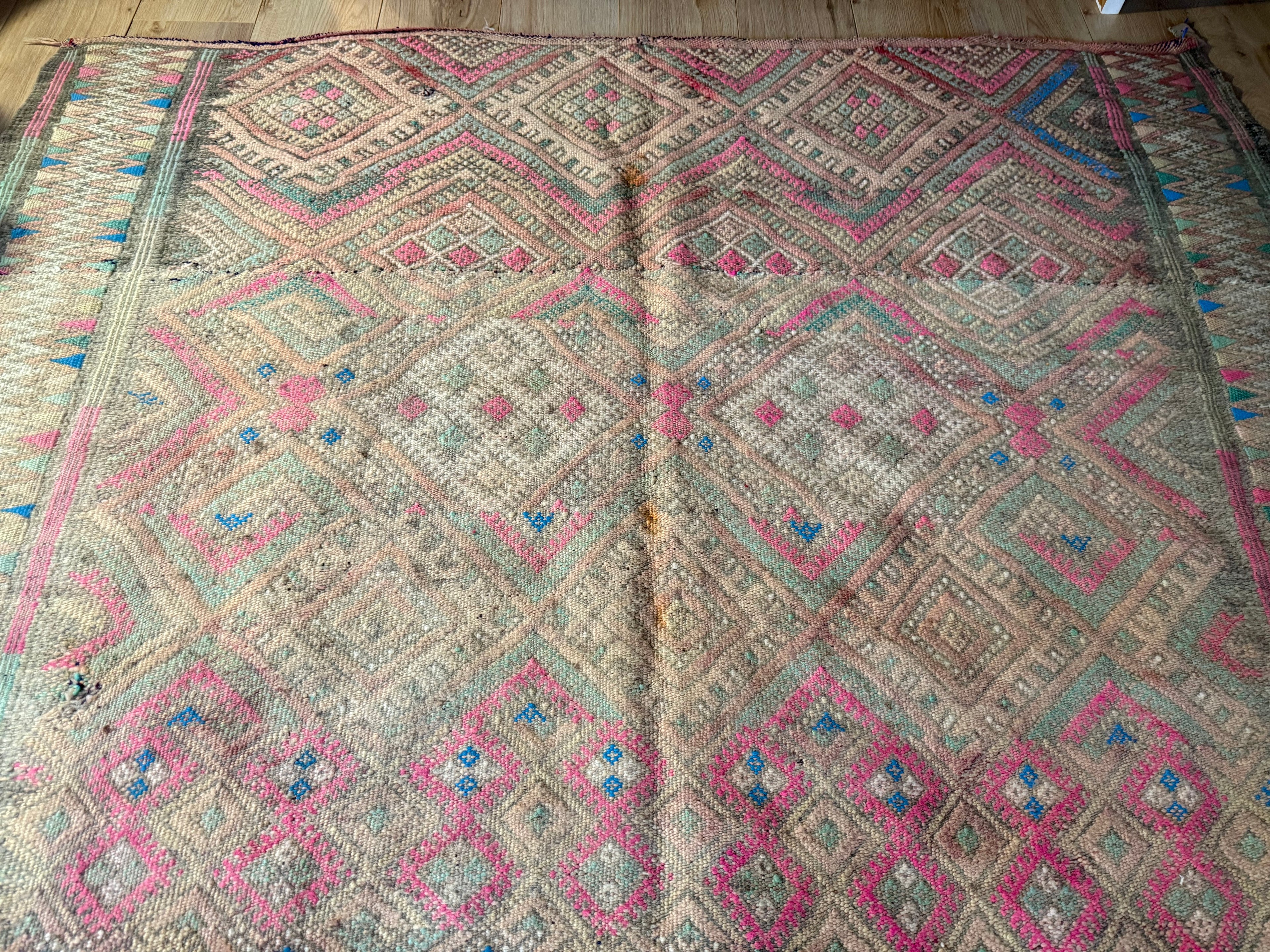 Vintage Berber tapijt in zachte pasteltinten – 362 × 180 cm