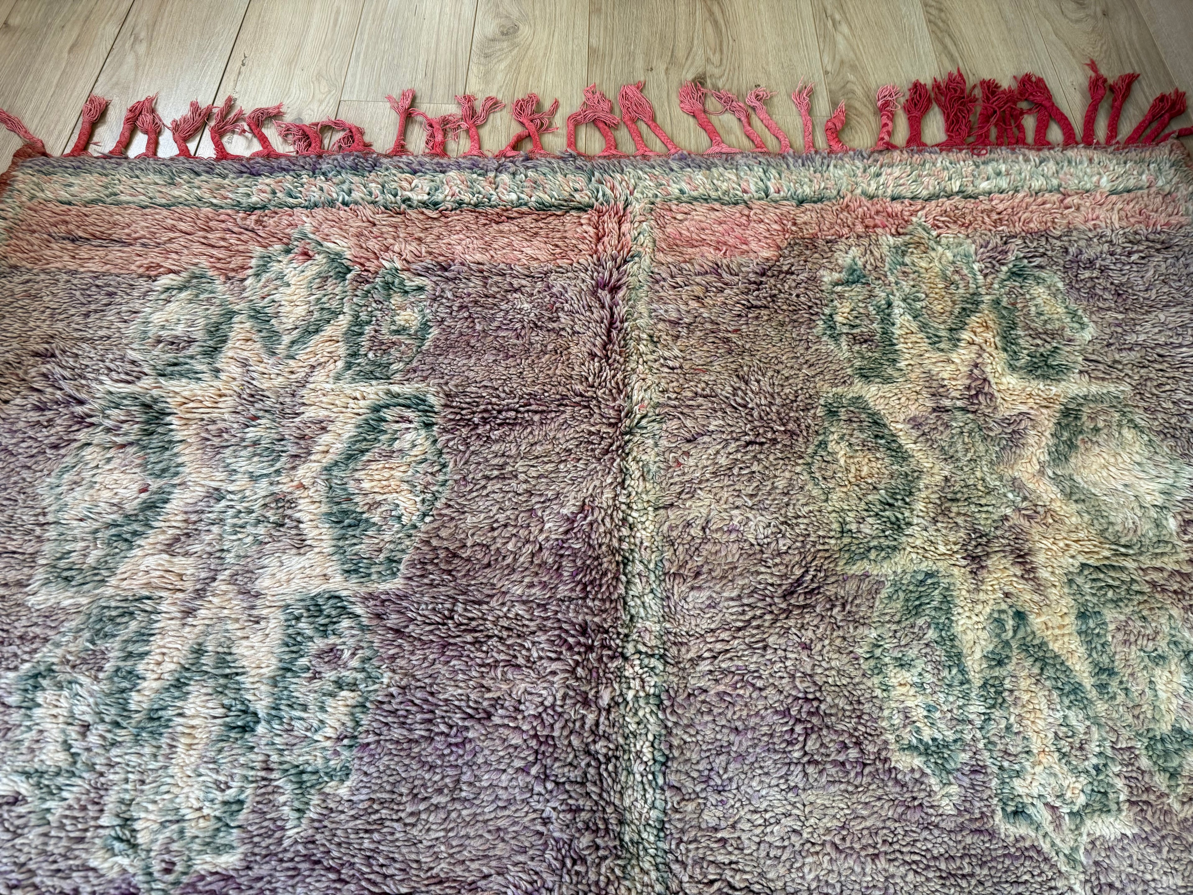 Vintage high-pile wool rug in soft pastel tones – 222 × 184 cm