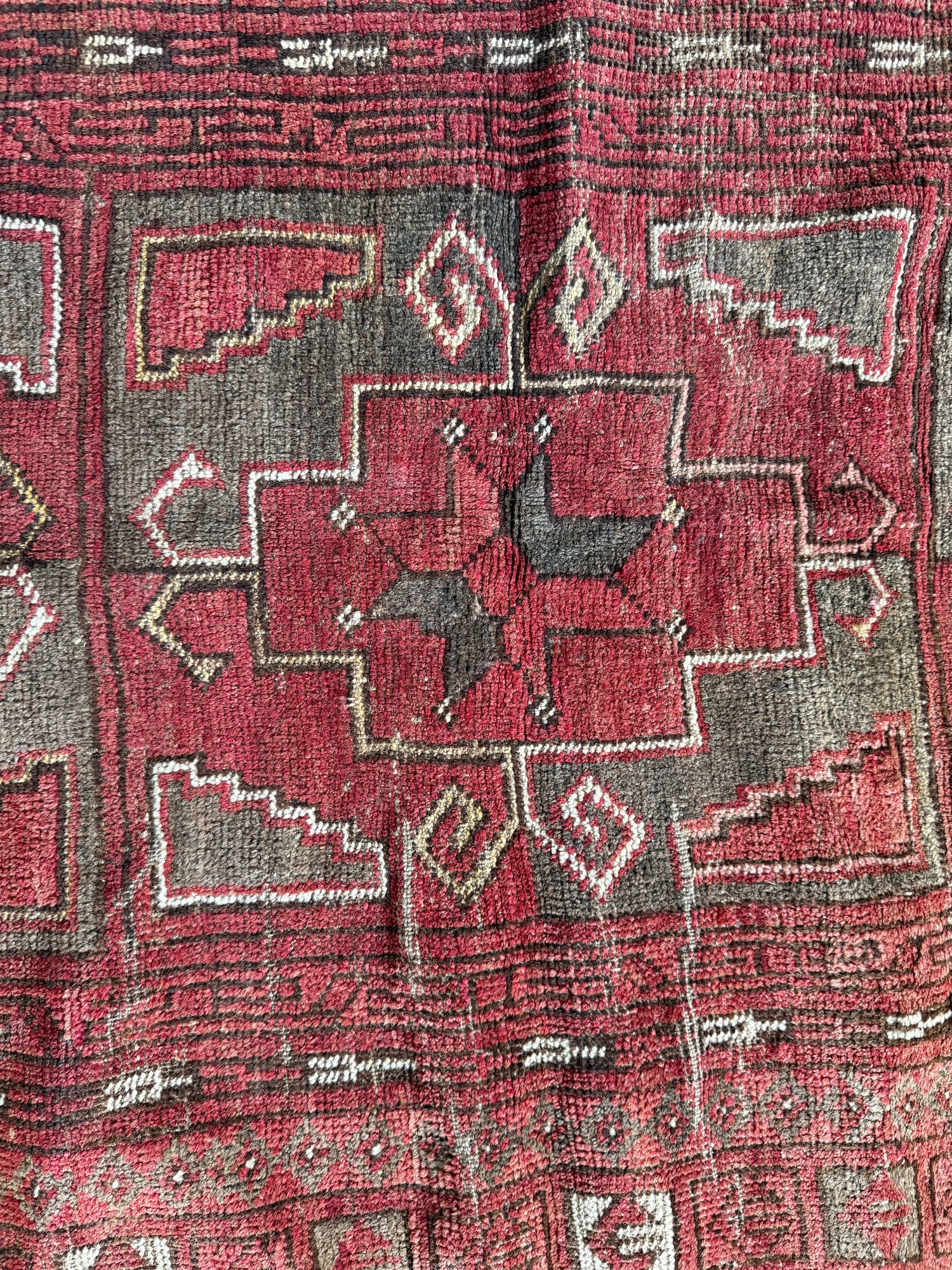Tapete vintage Baluch – lã nó à mão, c. 1950–1970 (197 × 110 cm)