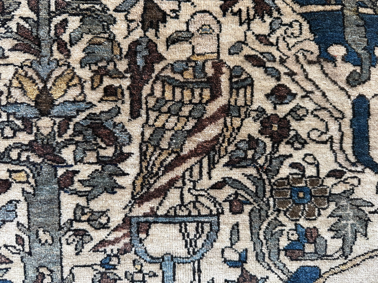 Early 20th-century figurative carpet – Qom tradition – 188 × 132 cm