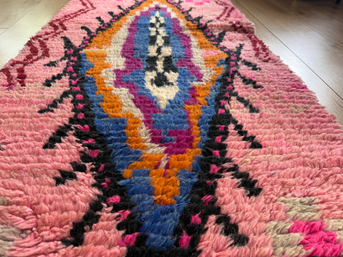 Passadeira Boujaad marroquina vintage – 418 × 79 cm