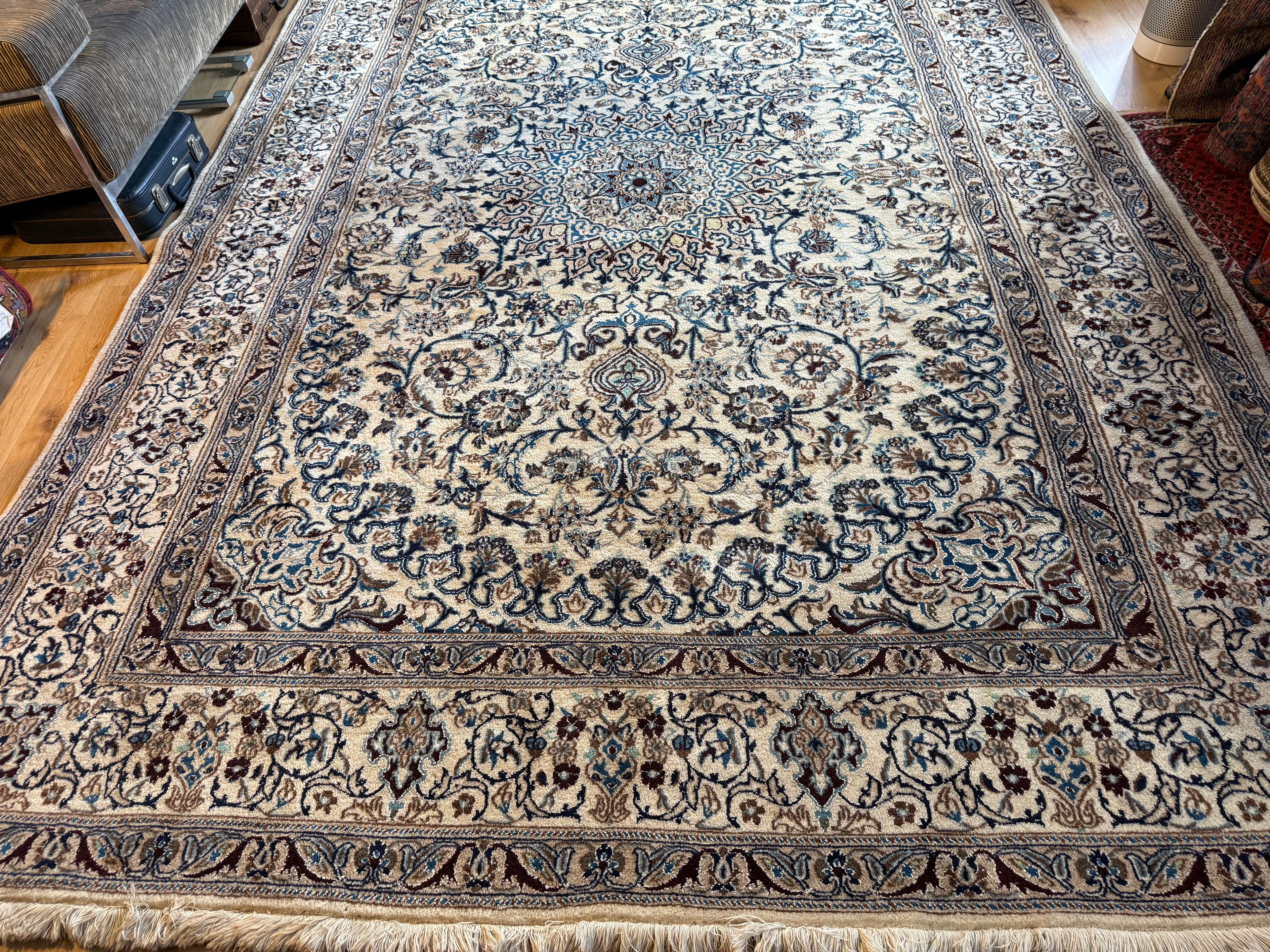 Hand-knotted vintage oriental Nain rug – approx. 245 × 345 cm