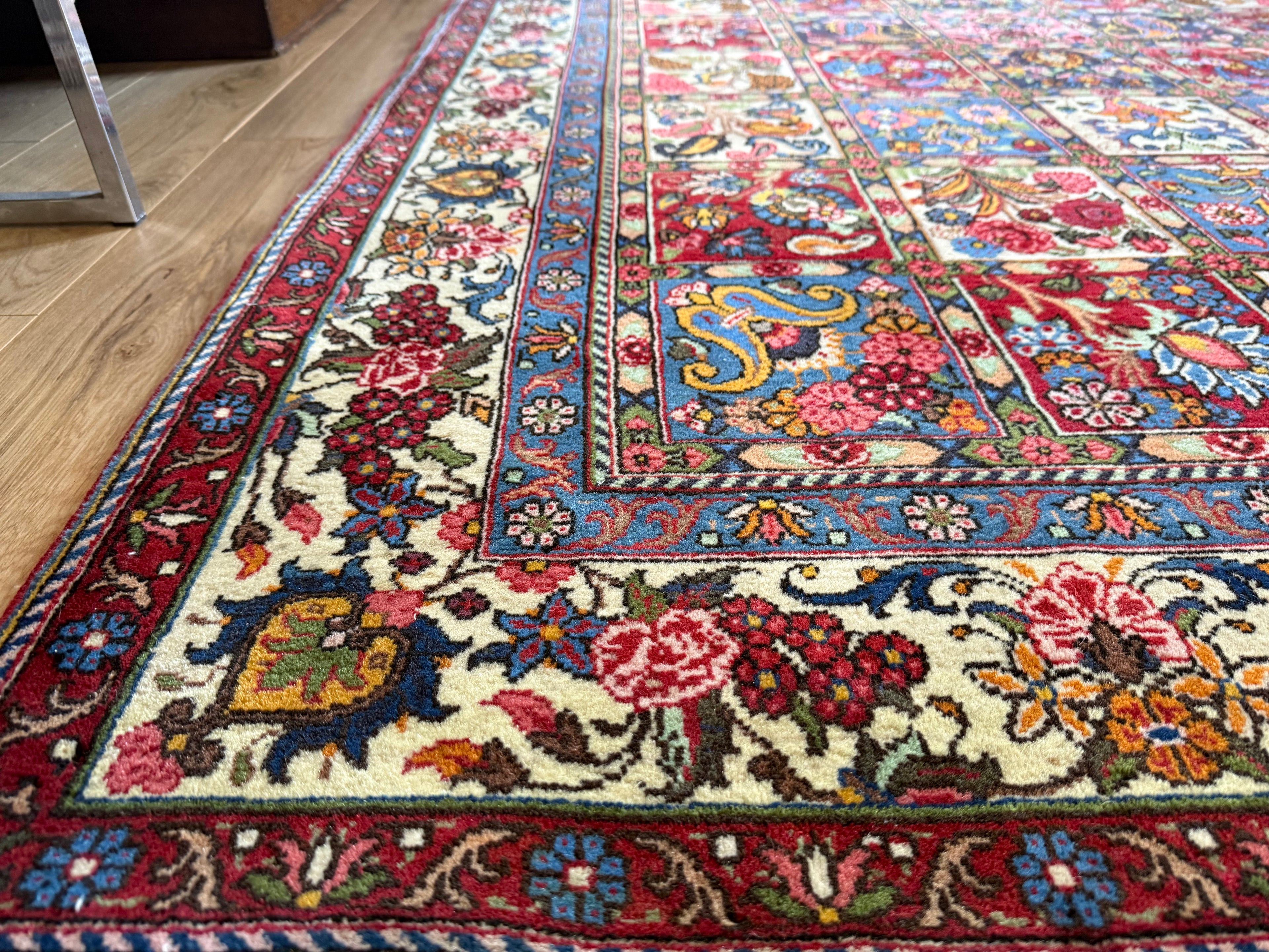 Hand-knotted Garden Design Rug – 258 × 157 cm