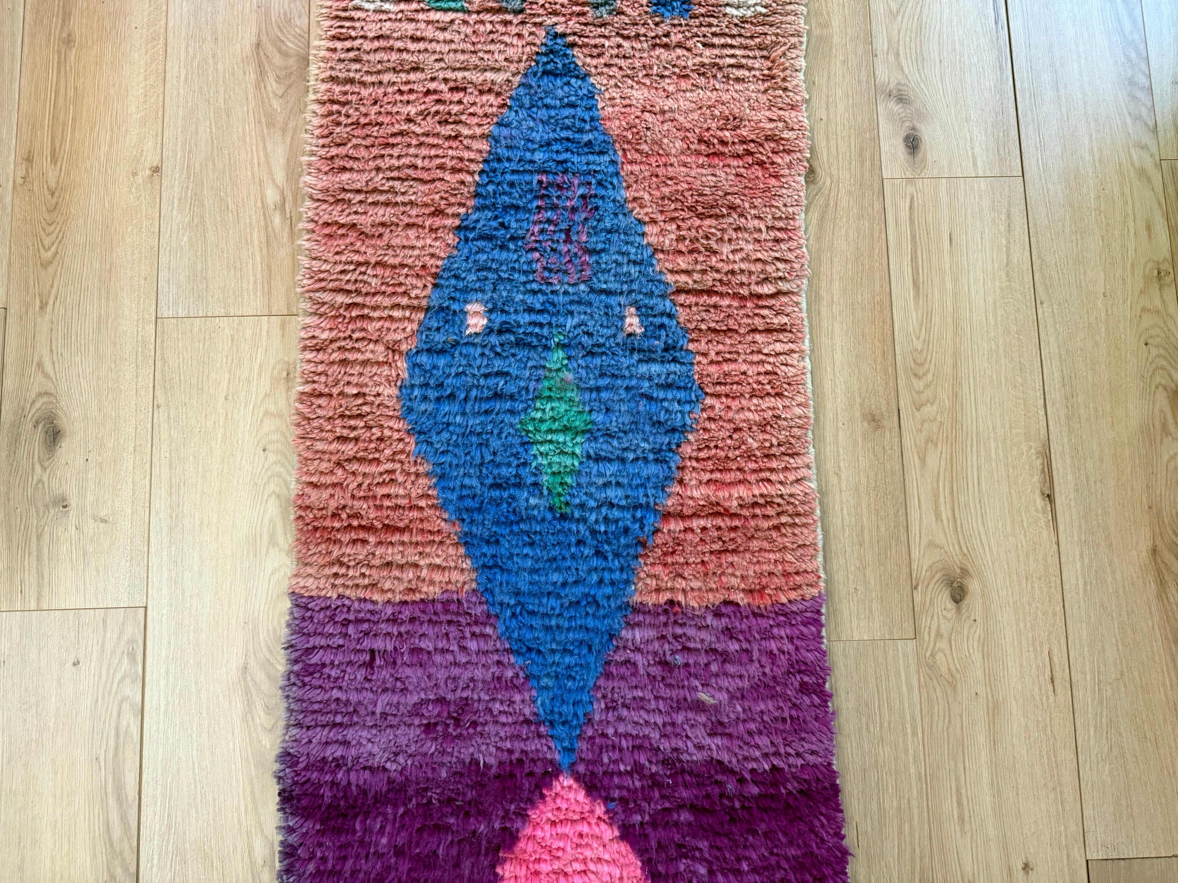 Authentiek Berber wollen kleed – kleurrijke Marokkaanse loper (310 × 70 cm)